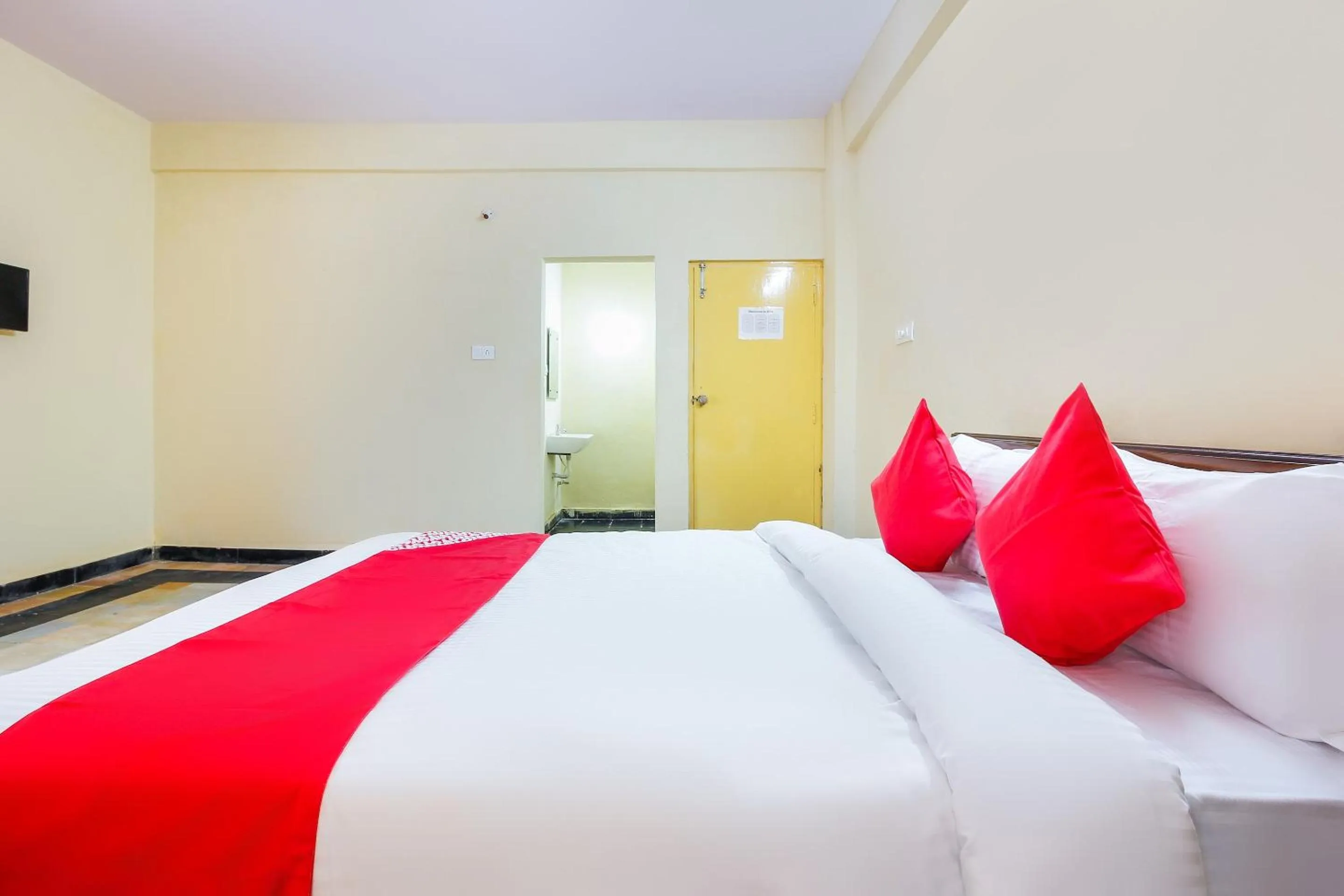 Bedroom, Bed in Hotel O Sai Residency Near SR Nagar metro station