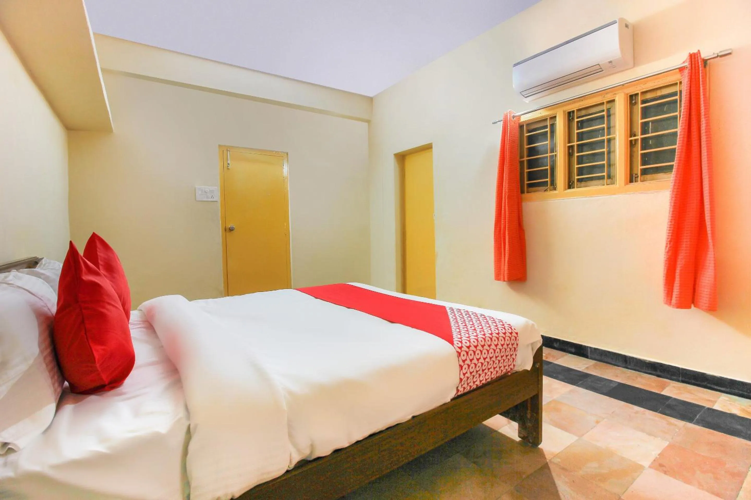 Bedroom, Bed in Hotel O Sai Residency Near SR Nagar metro station