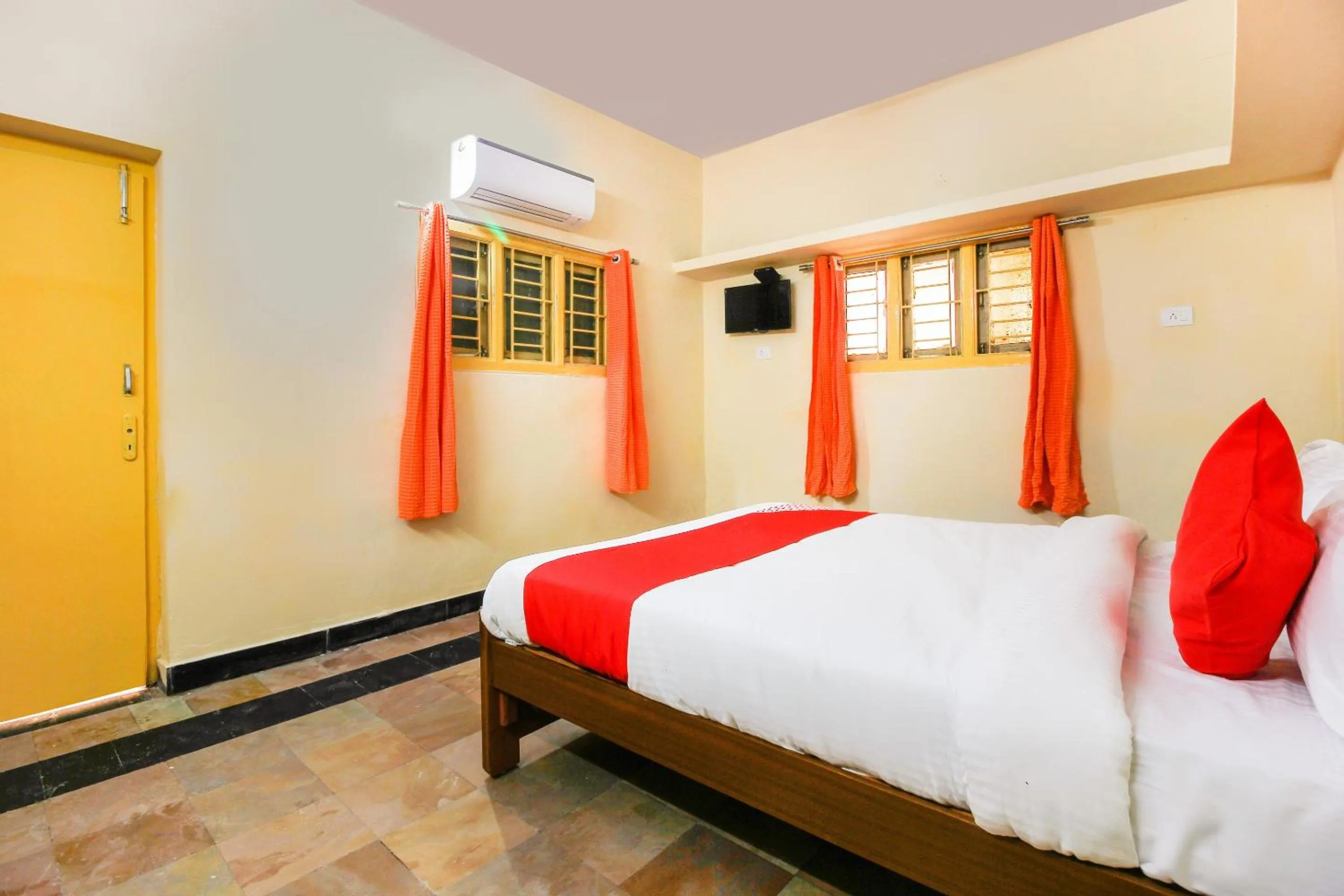 Bedroom, Bed in Hotel O Sai Residency Near SR Nagar metro station