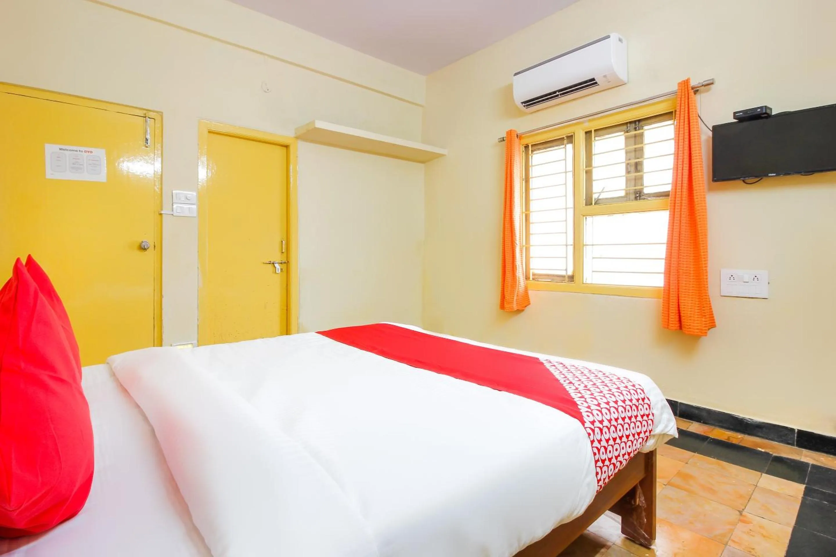 Bedroom, Bed in Hotel O Sai Residency Near SR Nagar metro station