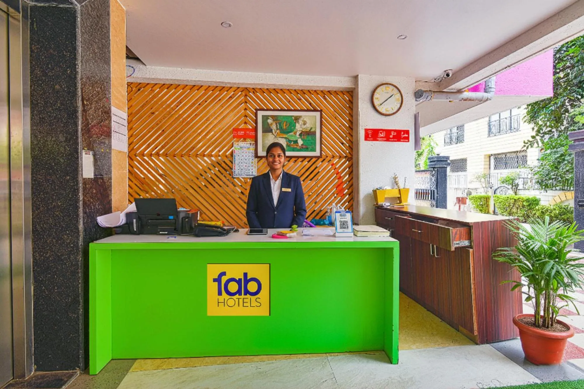 Lobby or reception in FabExpress Golden Leaf Airport