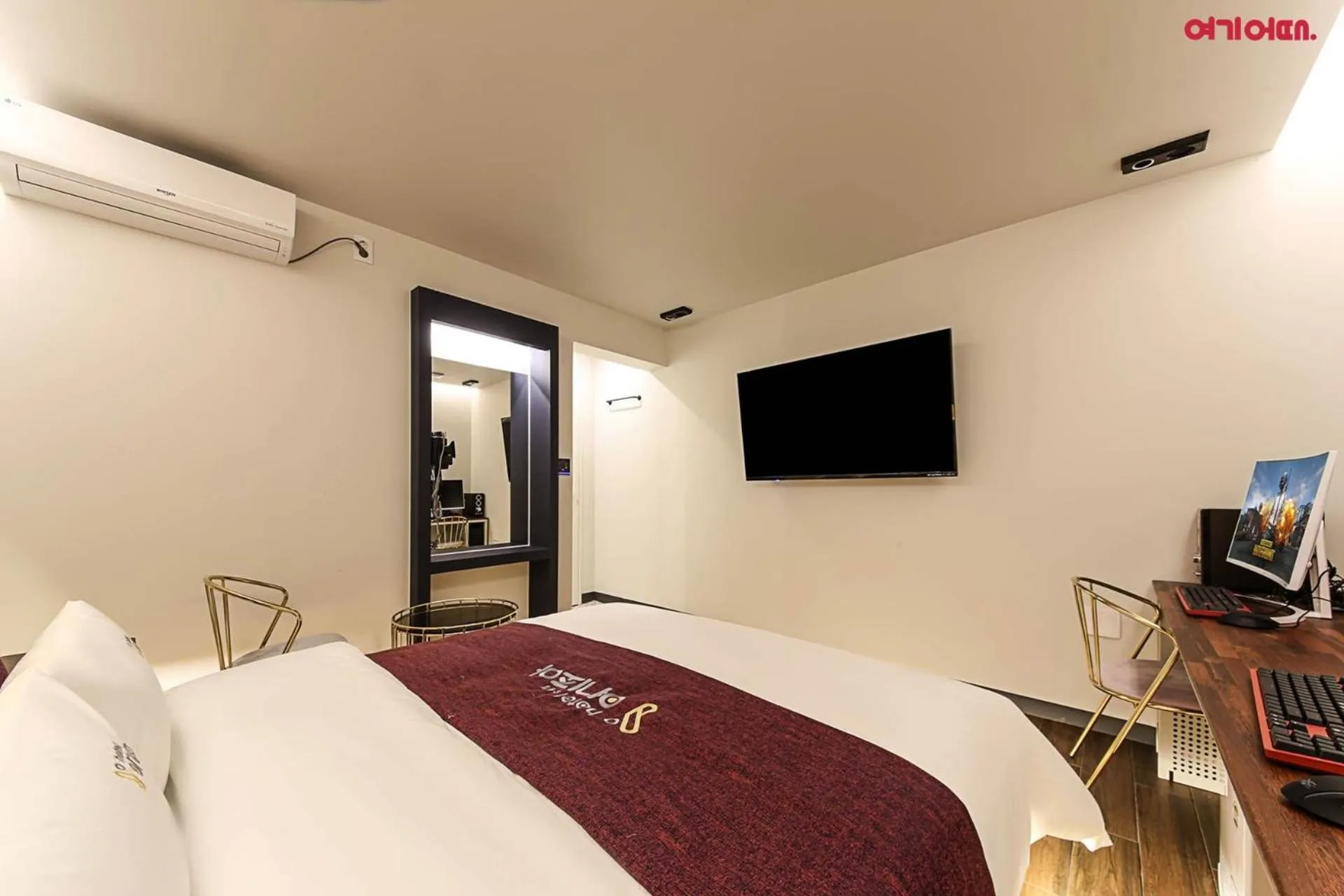 Bed in Hotel Yeogijoa