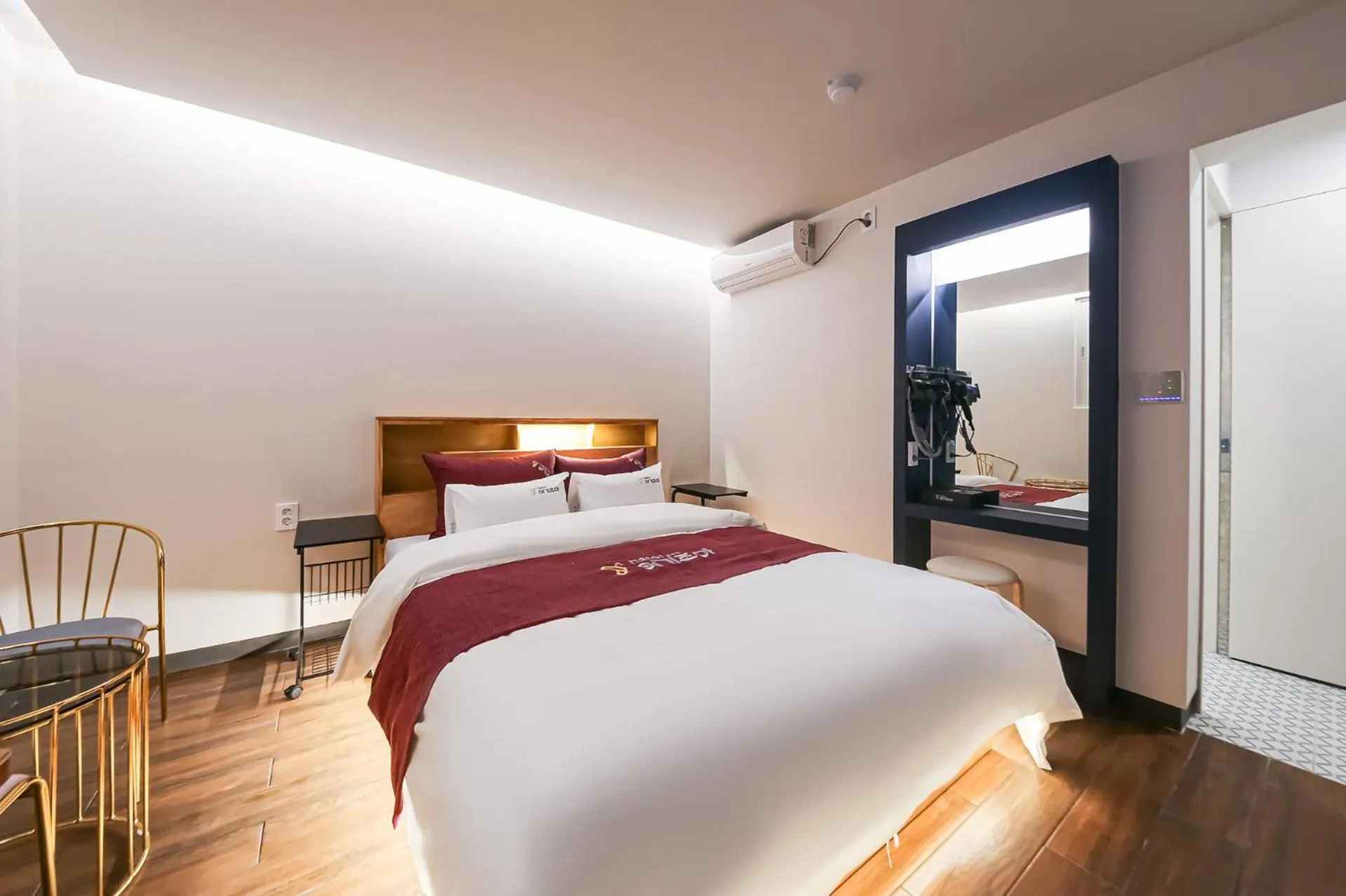 Bed in Hotel Yeogijoa