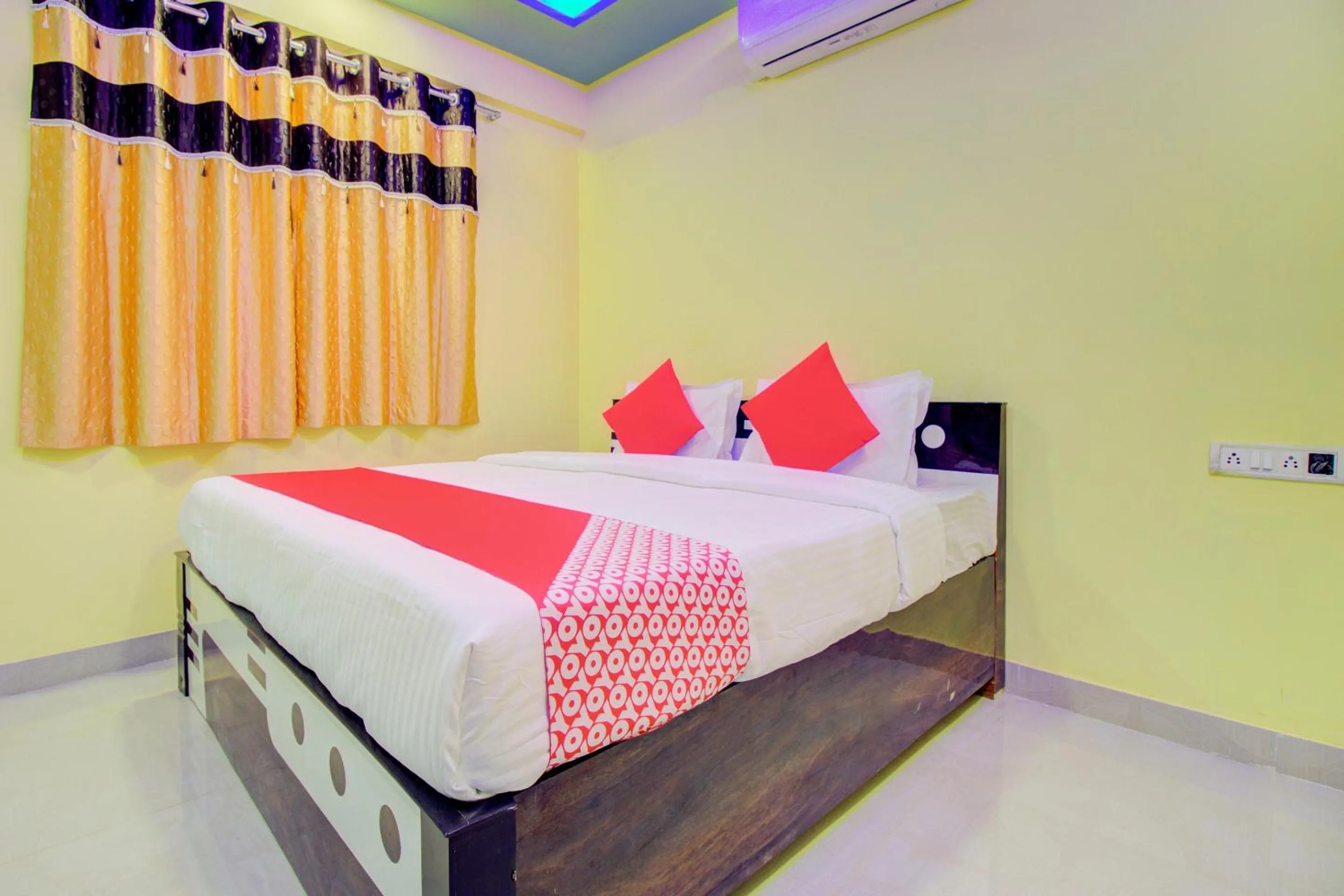 Bedroom in Hotel O by OYO Tare Farms