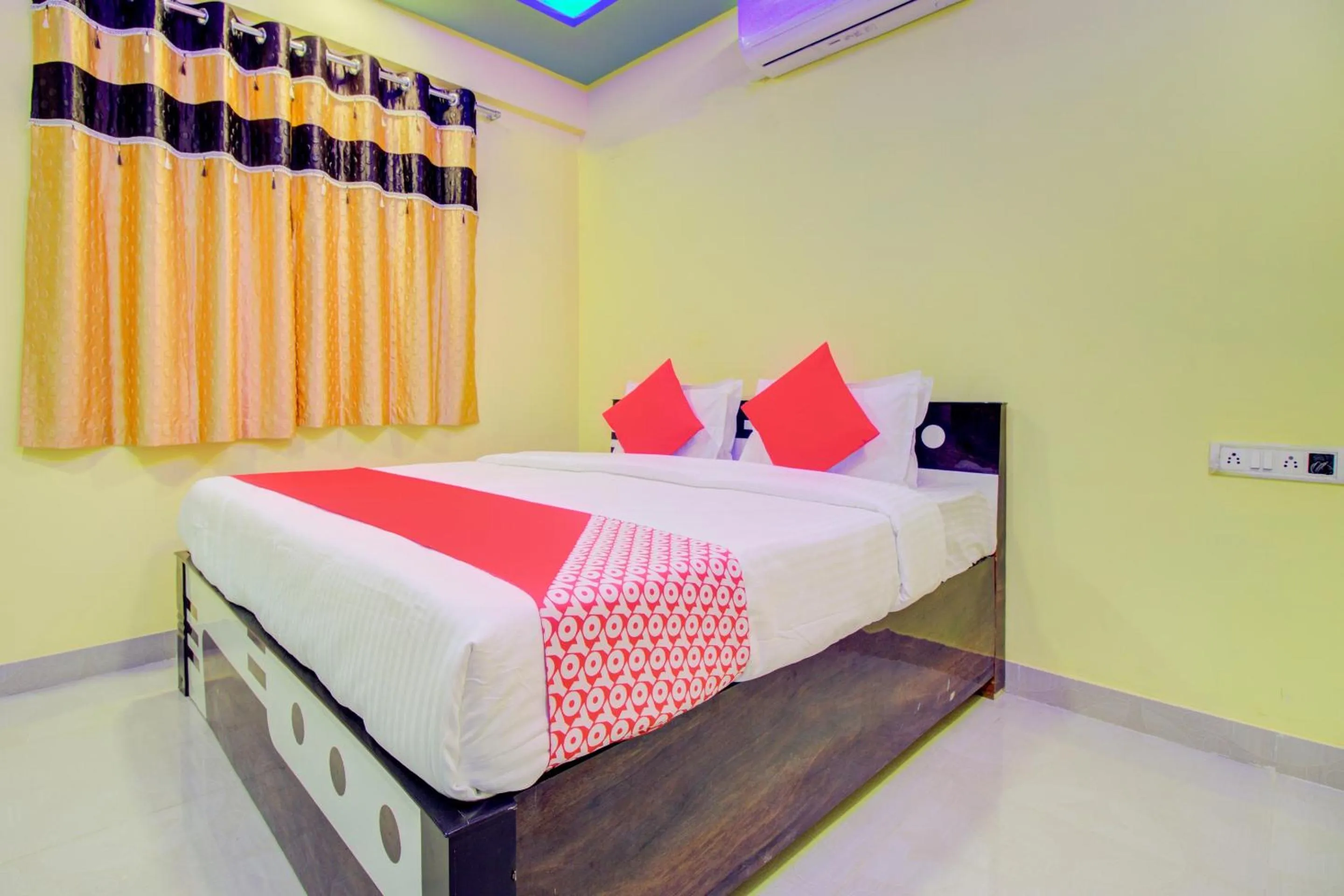 Bedroom in Hotel O by OYO Tare Farms