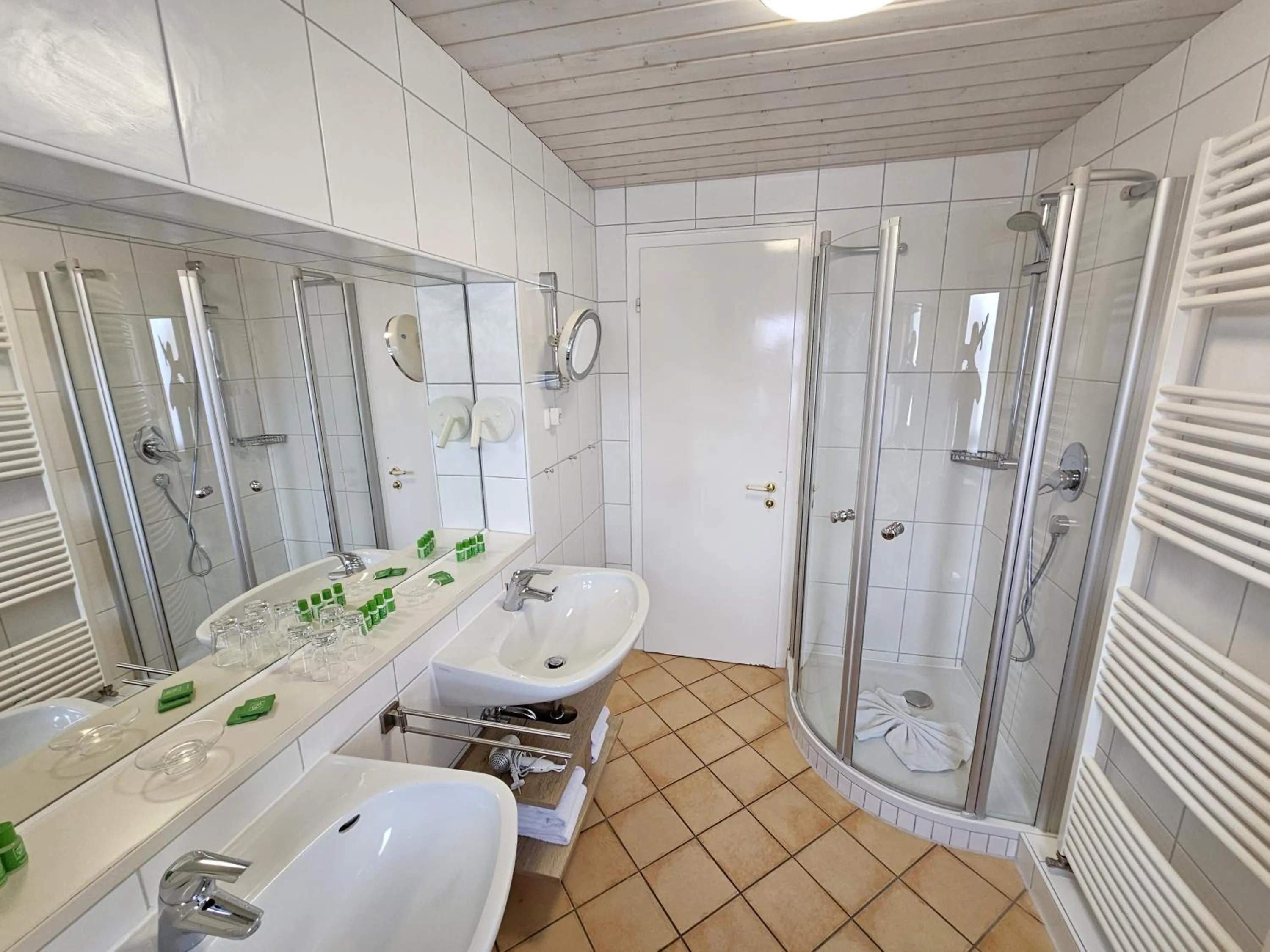 Shower in Hotel Cafe Fuggerhof