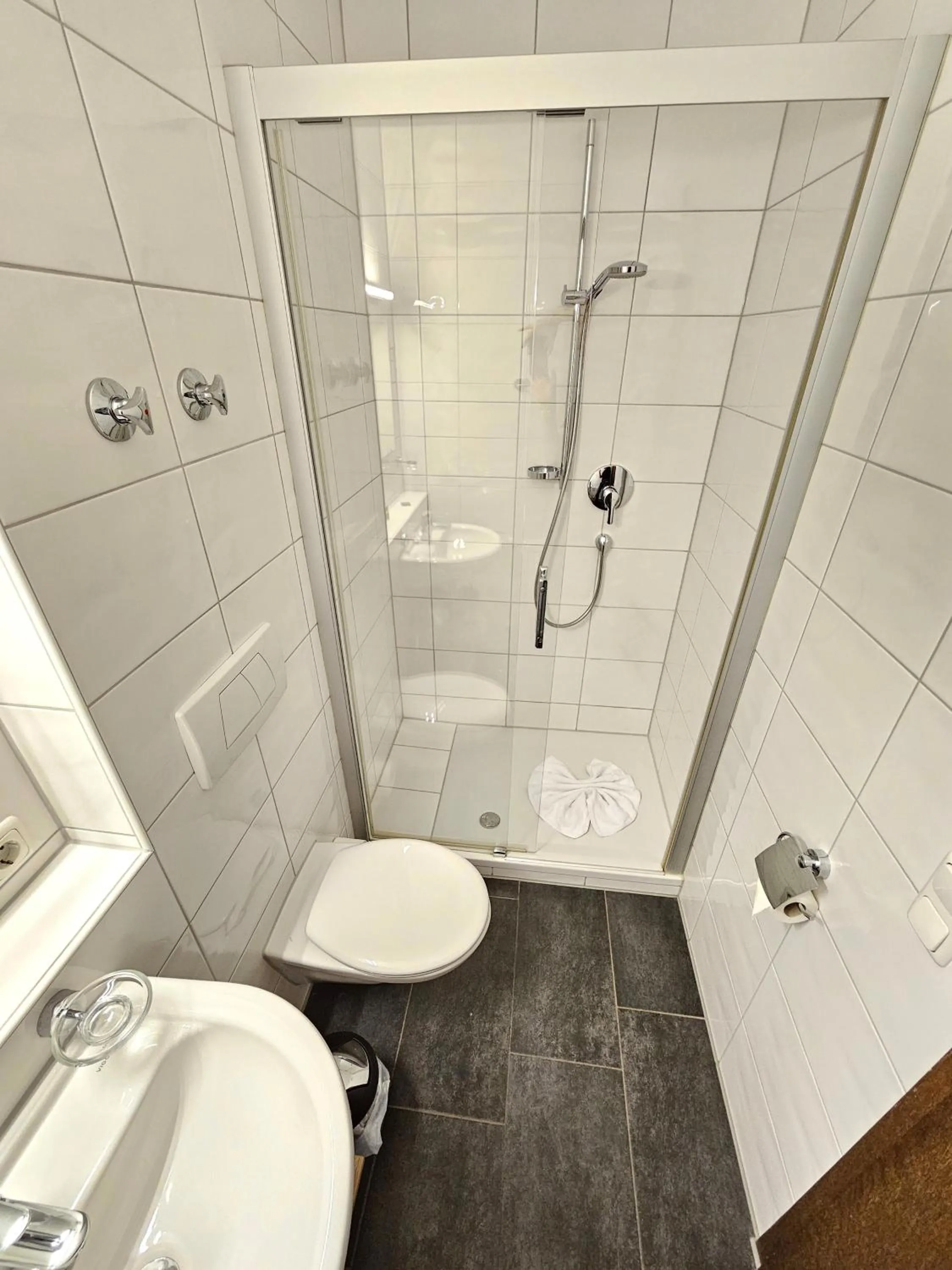 Shower in Hotel Cafe Fuggerhof