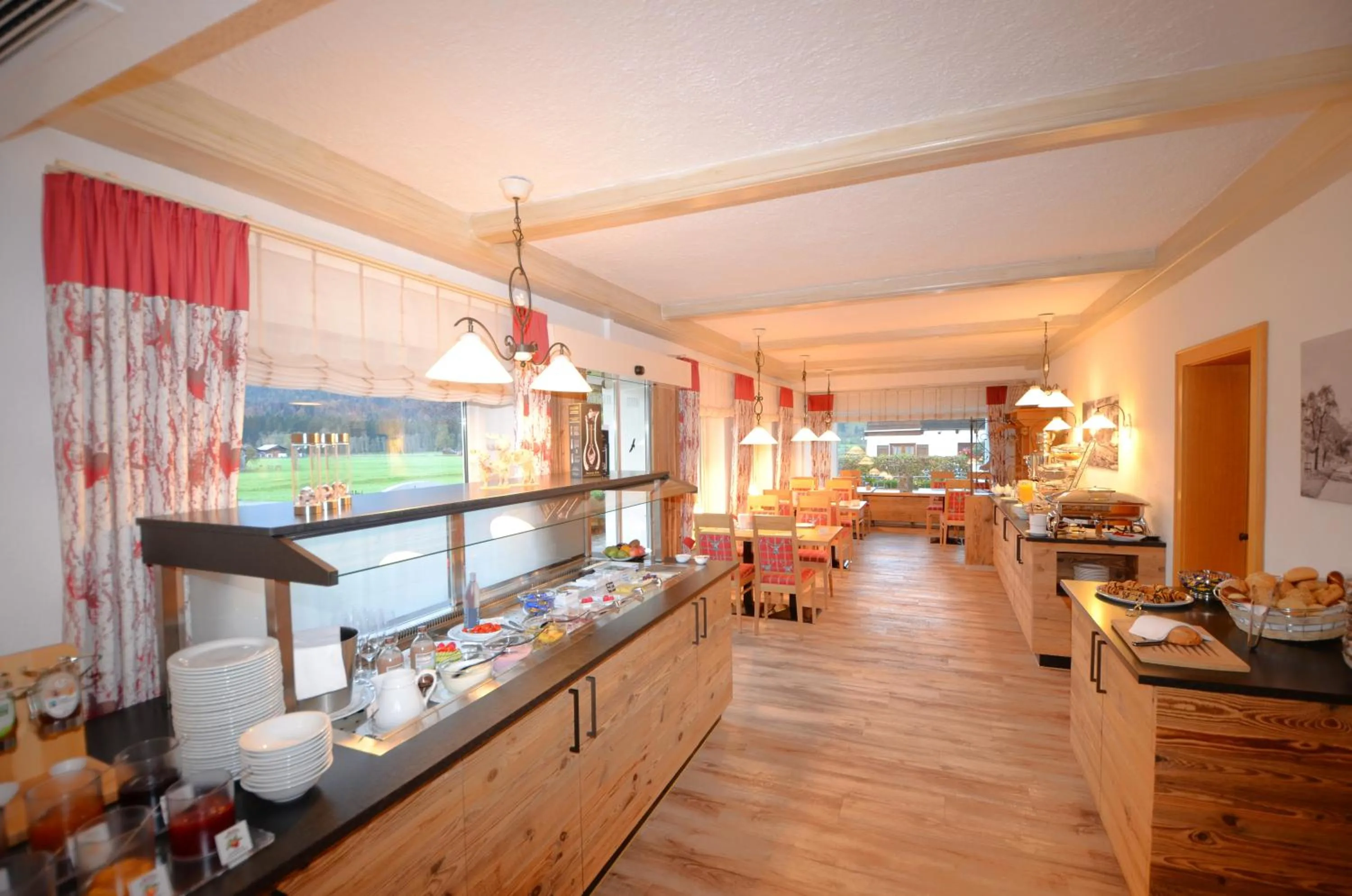 Restaurant/places to eat in Hotel Cafe Fuggerhof