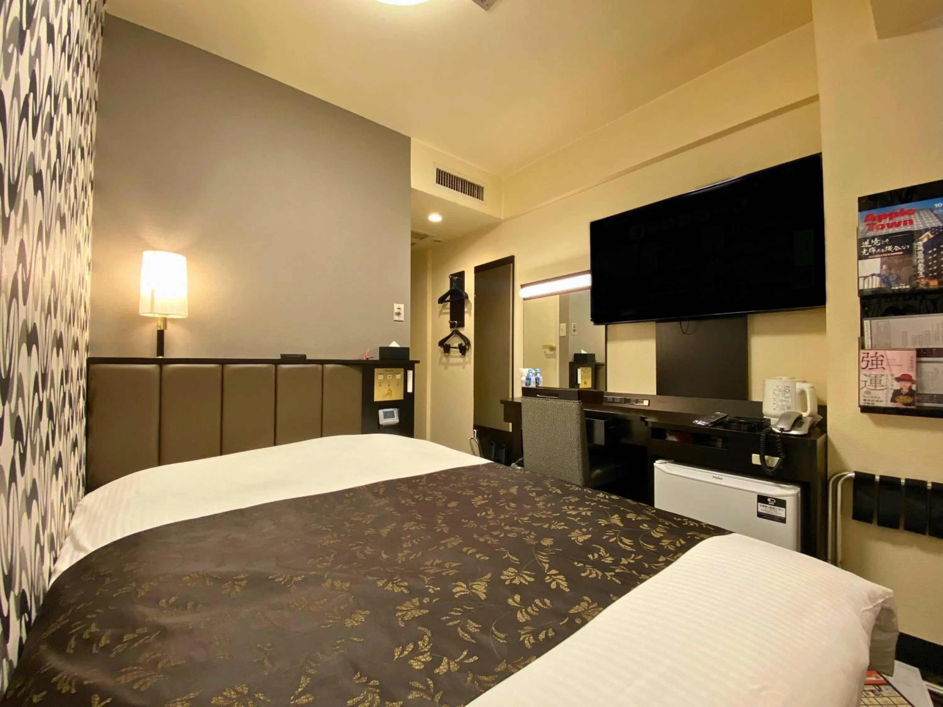 Photo of the whole room, Bed in APA Hotel Hachioji Eki Kita