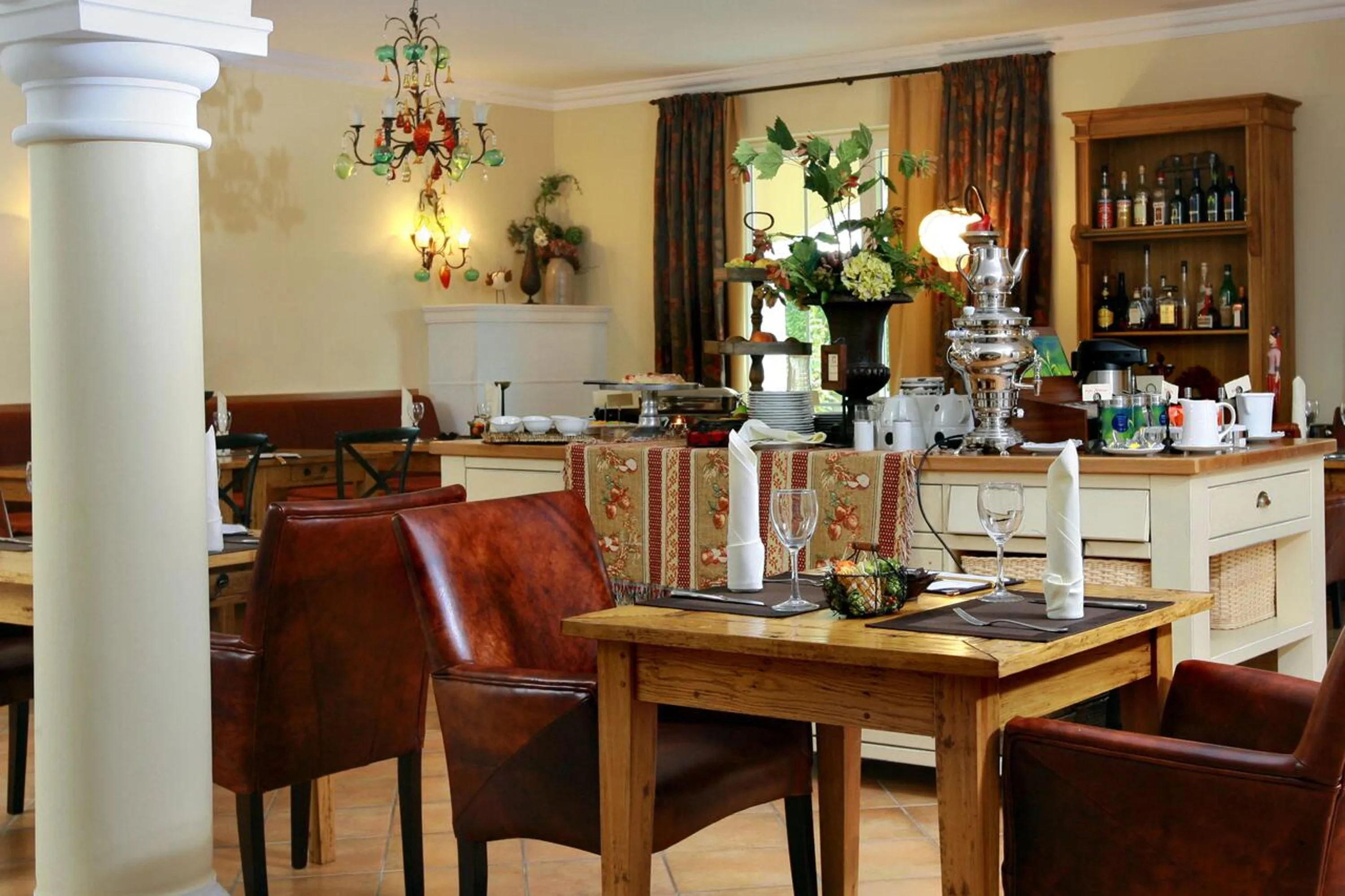 Restaurant/places to eat in Ampervilla Hotel