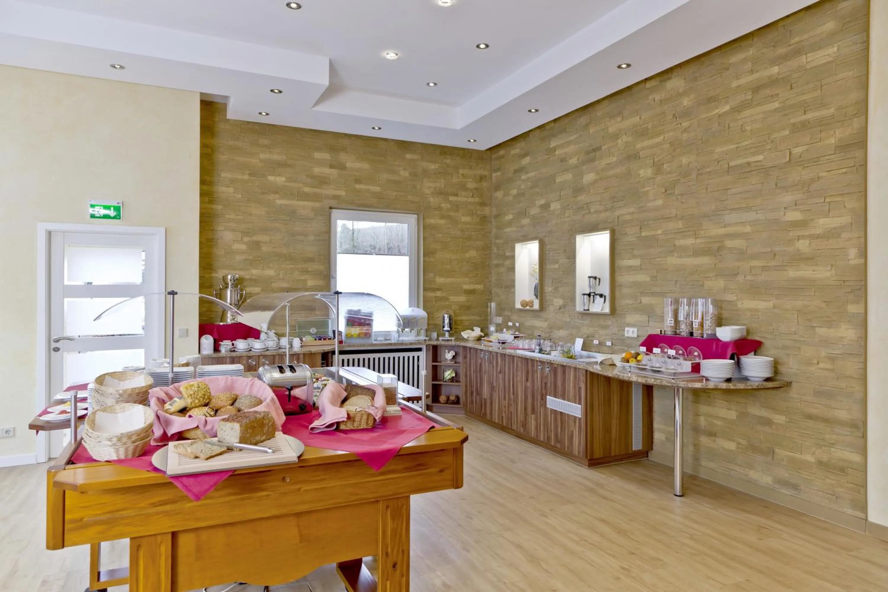 Buffet breakfast in Hotel Bavaria Oldenburg