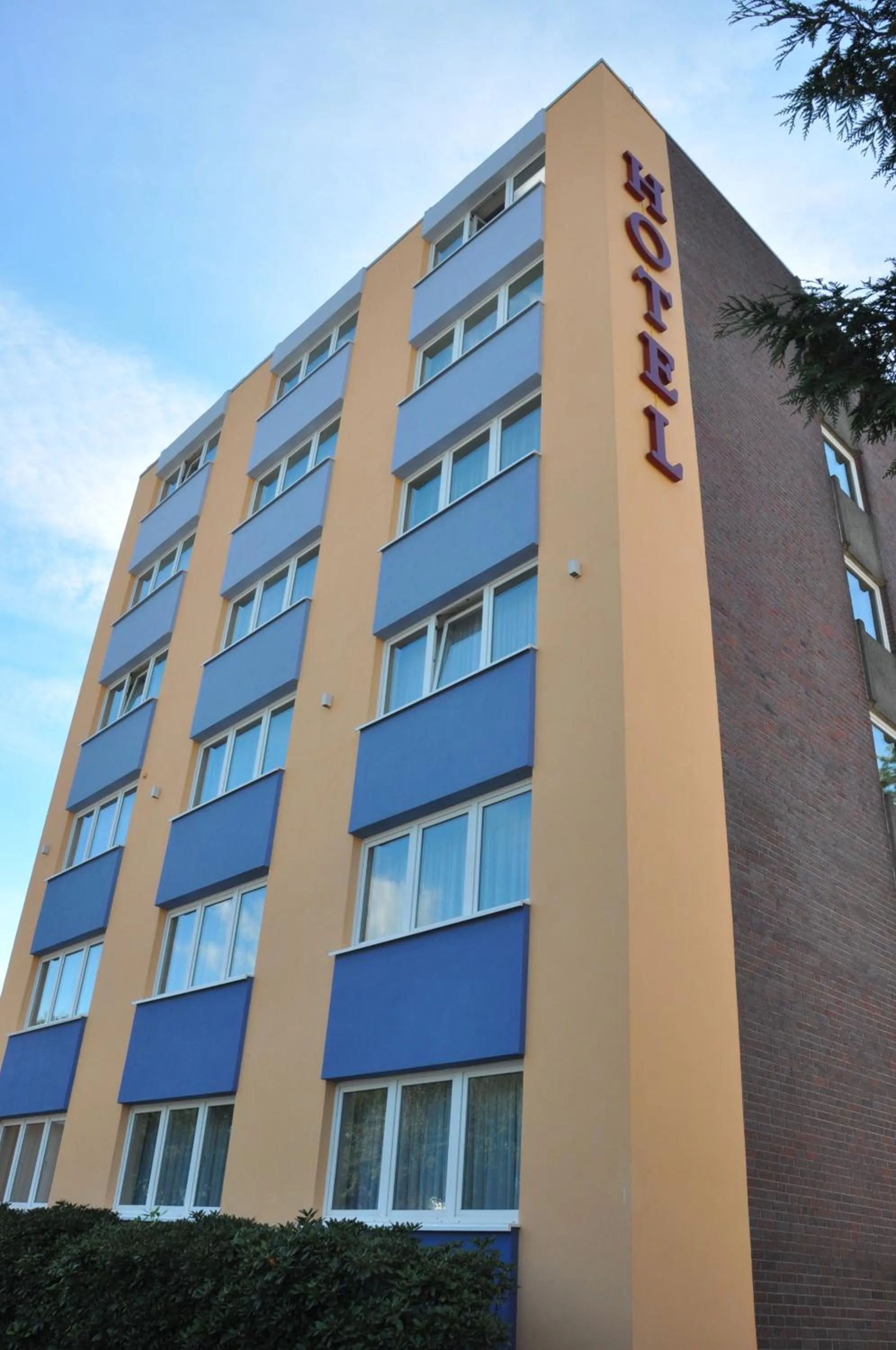 Facade/entrance in Hotel Bavaria Oldenburg