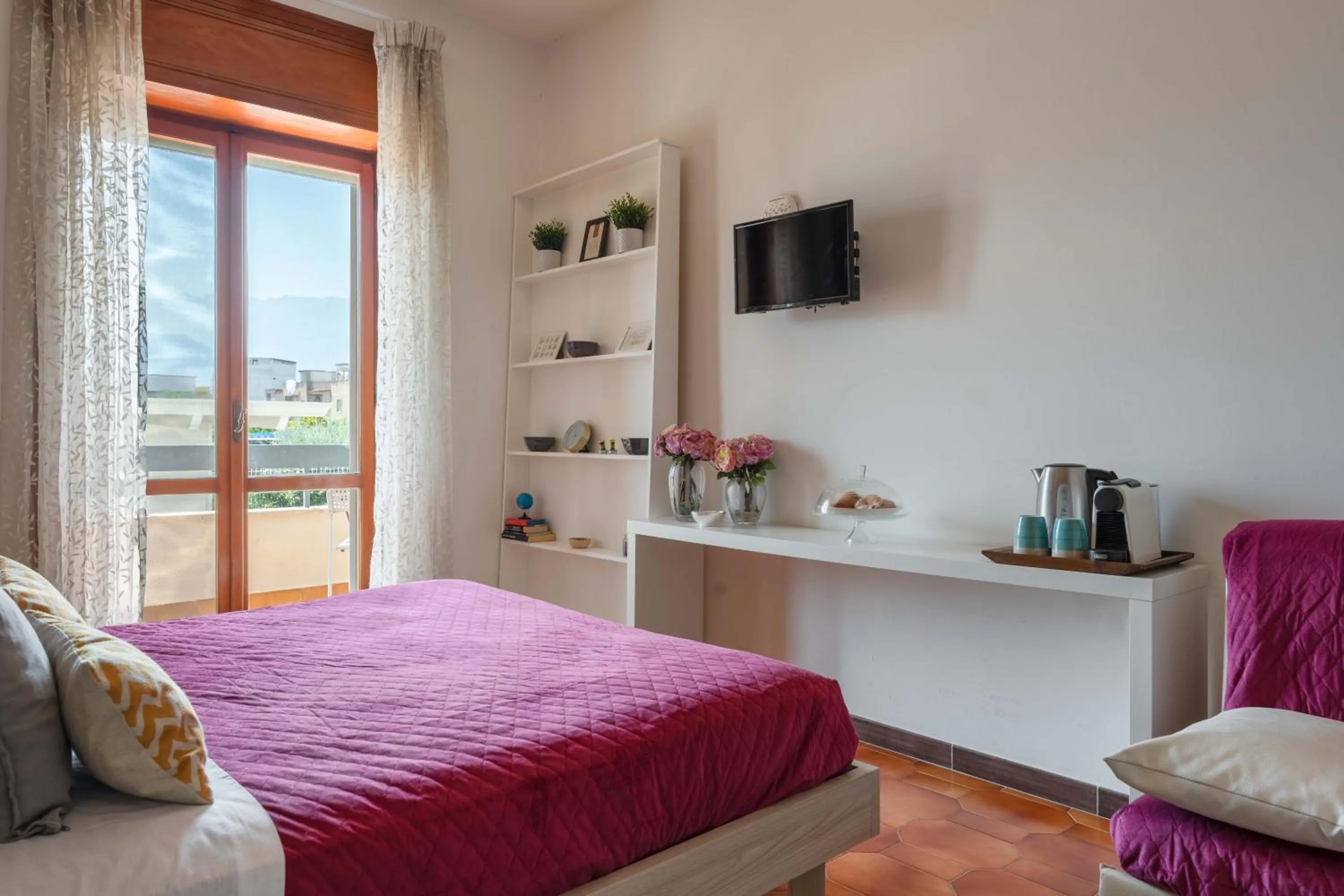 Breakfast, Bed in B&B Vera's Home Pompei