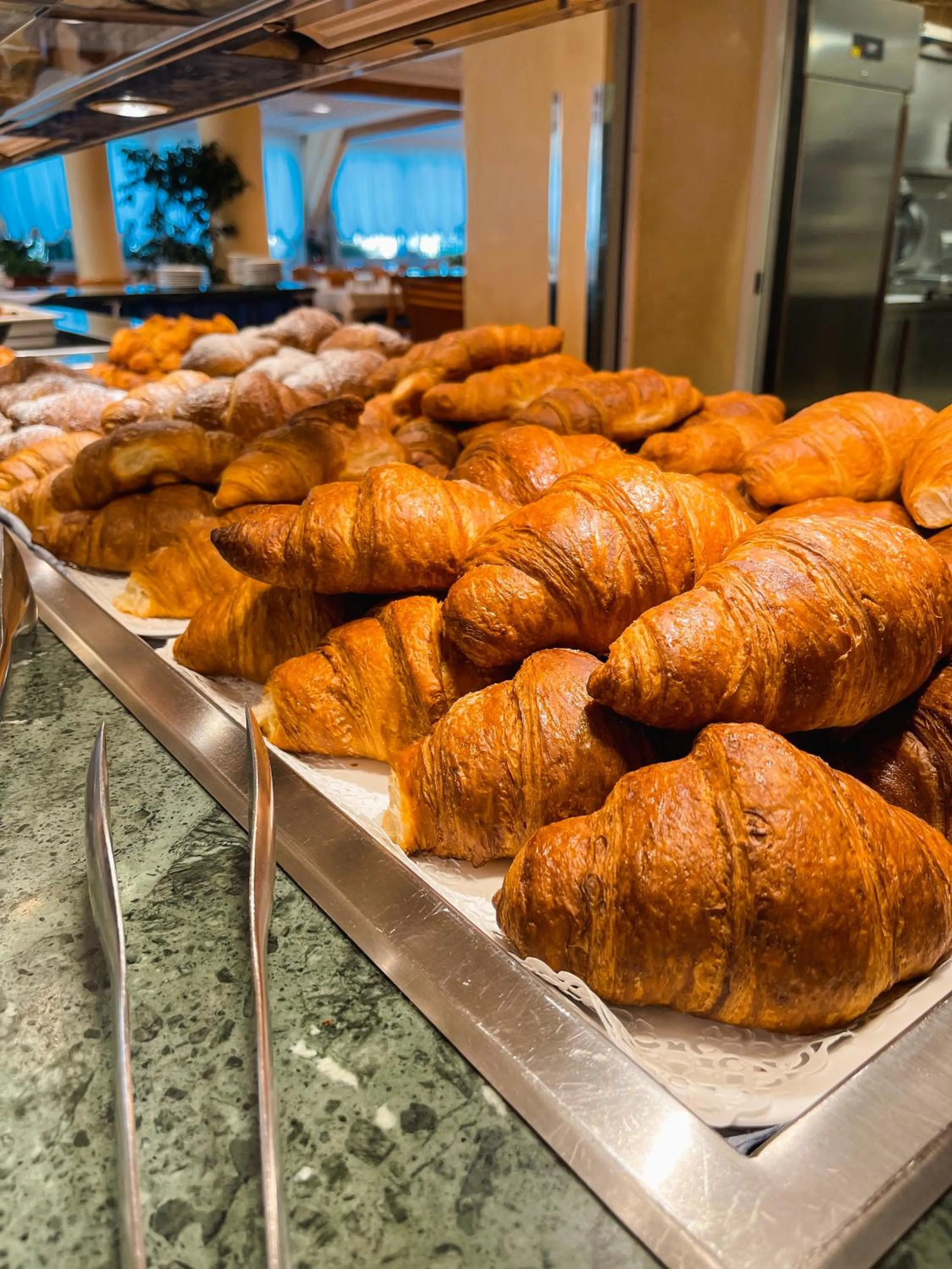 Food and drinks in Aparthotel Holiday