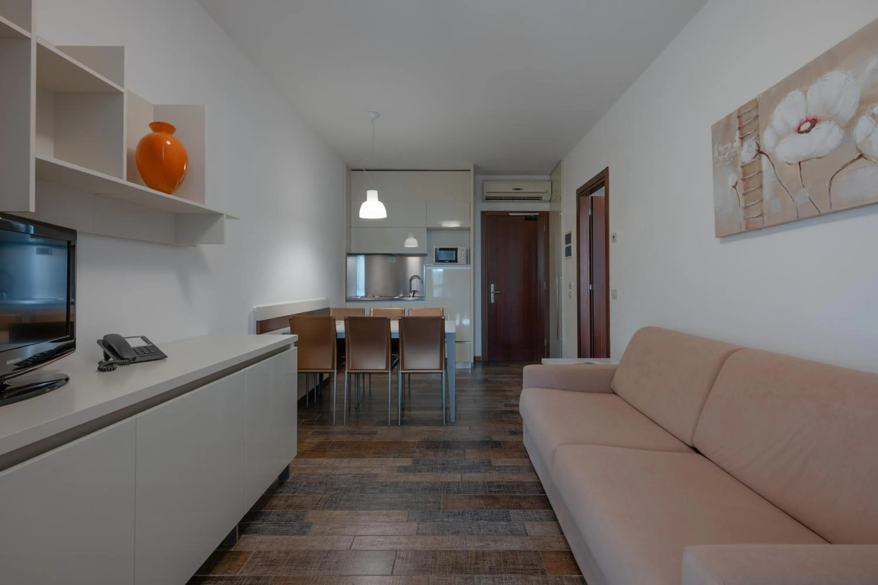 Kitchen or kitchenette in Aparthotel Holiday