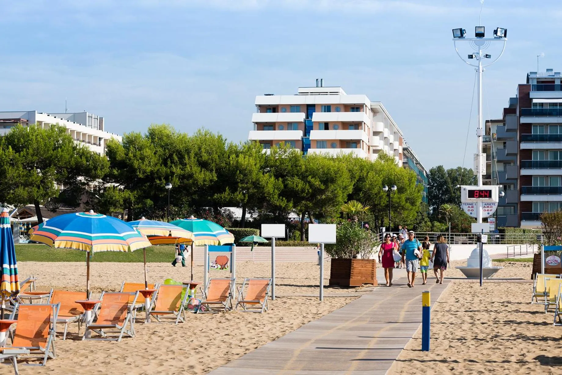 Beach in Aparthotel Holiday
