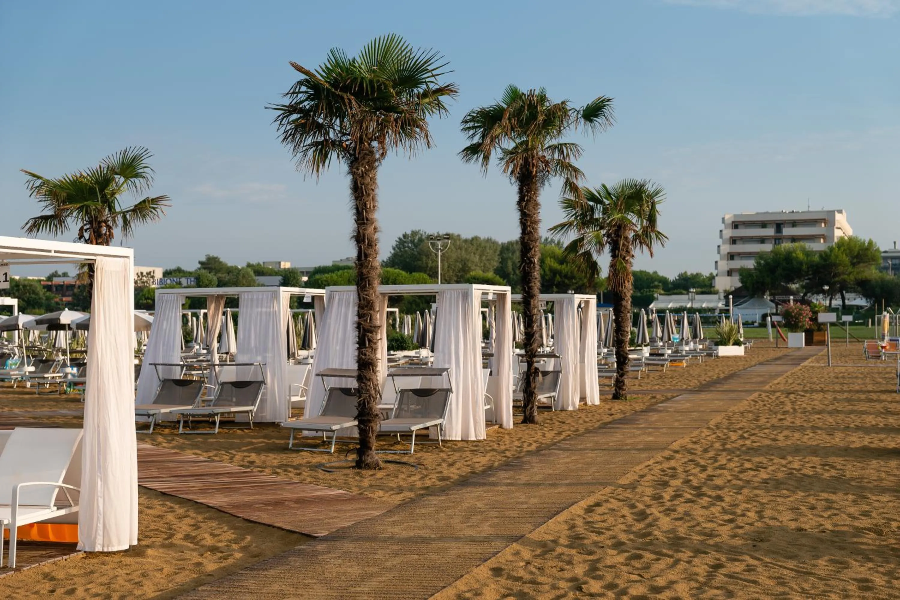 Beach in Aparthotel Holiday