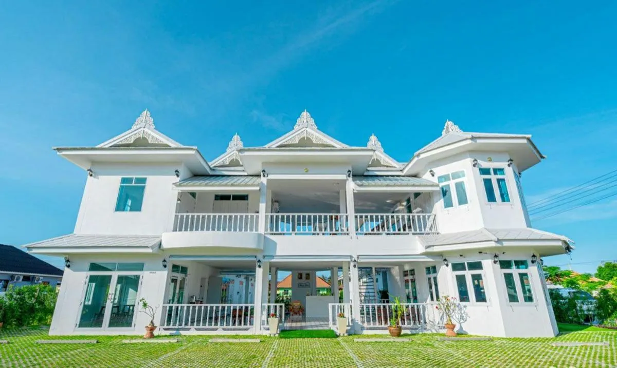 Facade/entrance in Bianco House Resort