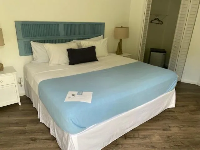 Bed in The Sunset Cove and Rainbow Room