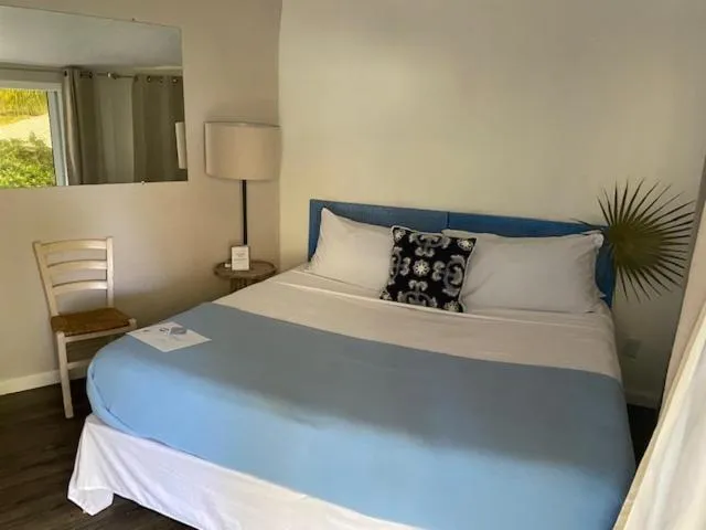 Bed in The Sunset Cove and Rainbow Room