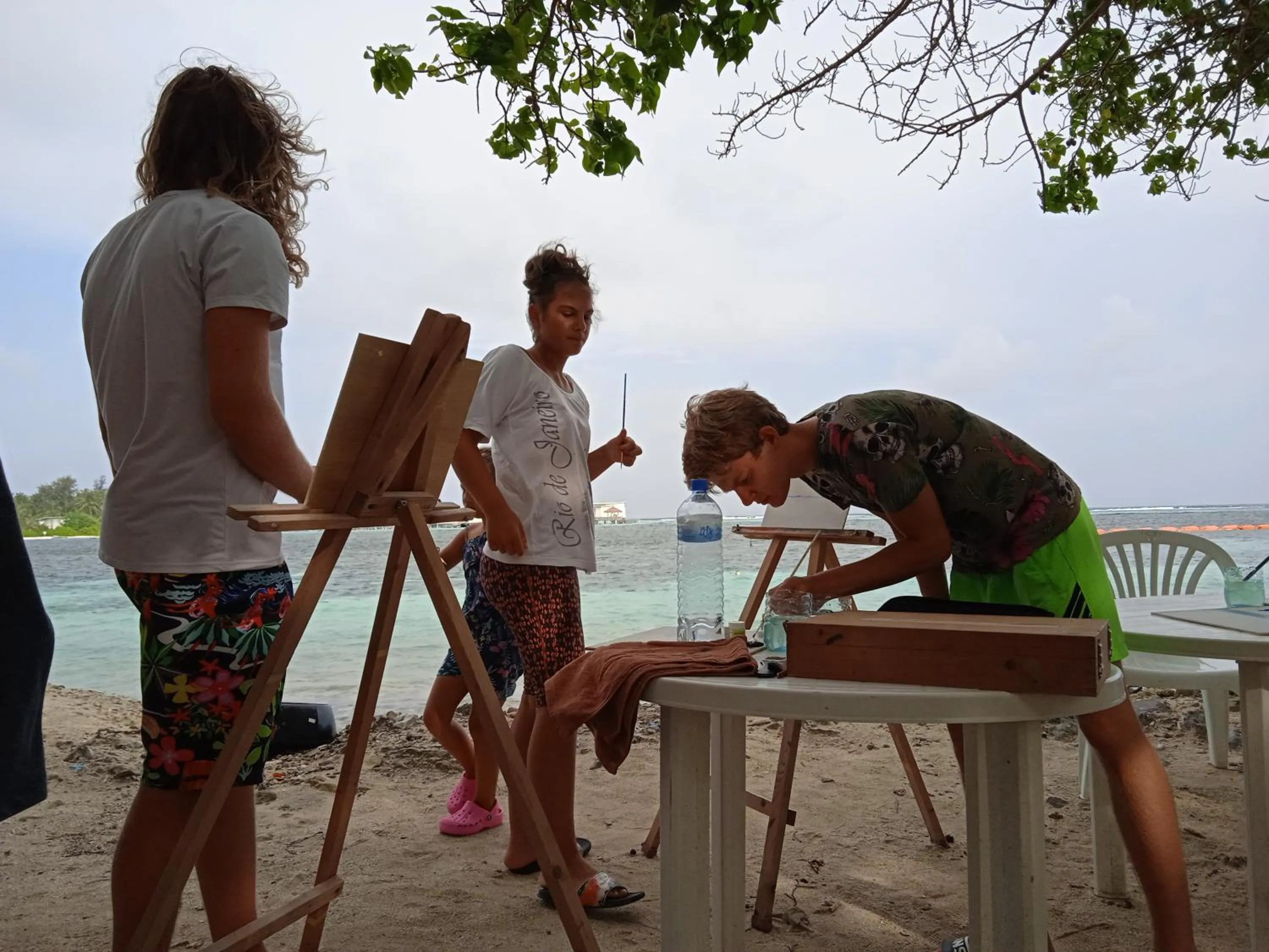 People in Ocean Way Guraidhoo