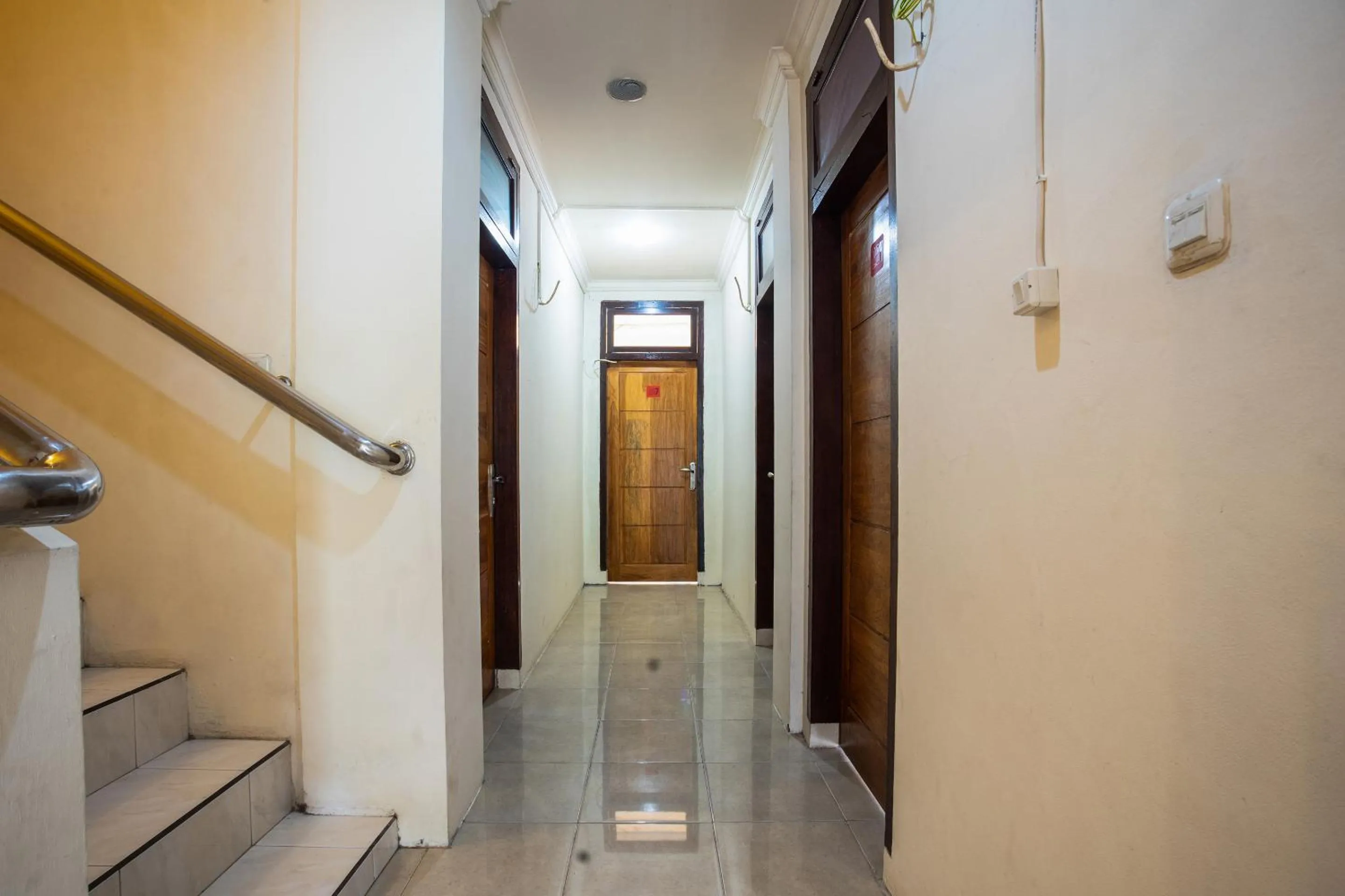 Area and facilities in RedDoorz near Universitas Samratulangi Manado