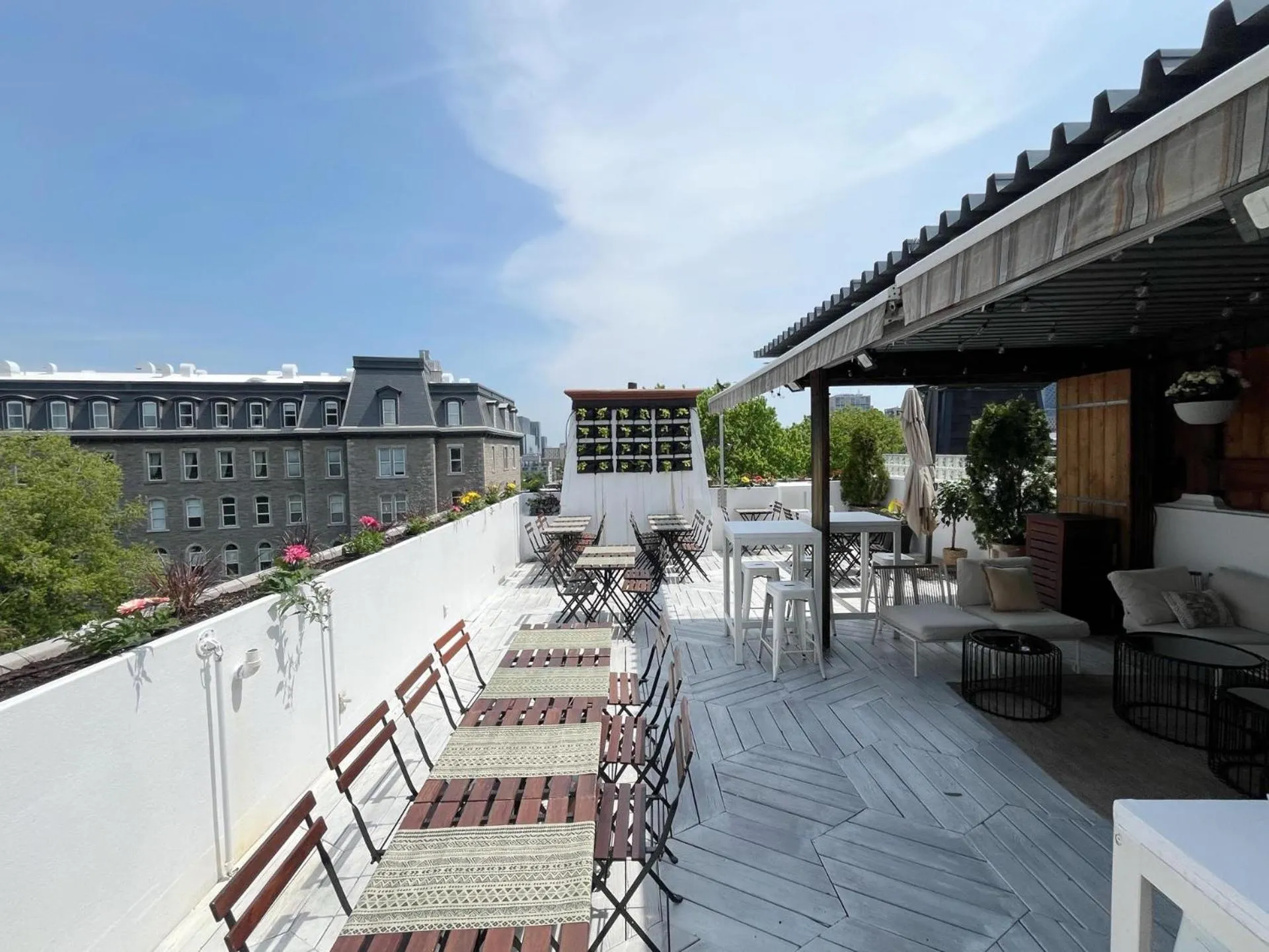 Patio in Auberge du Plateau