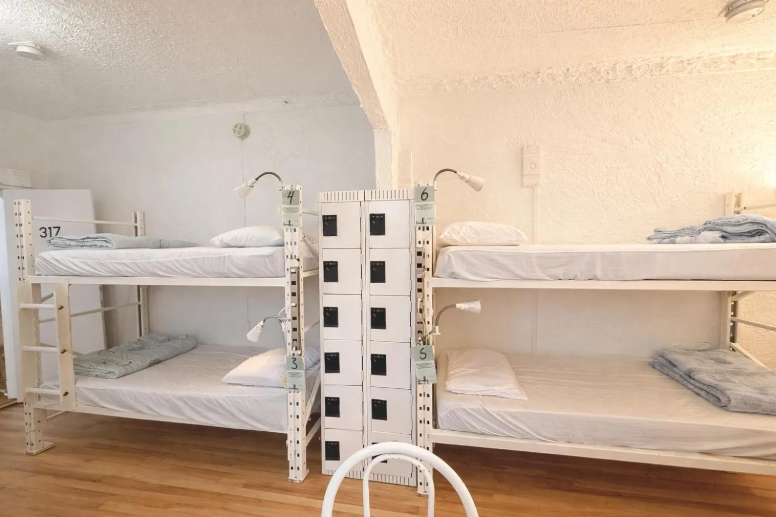 bunk bed, Bed in Auberge du Plateau