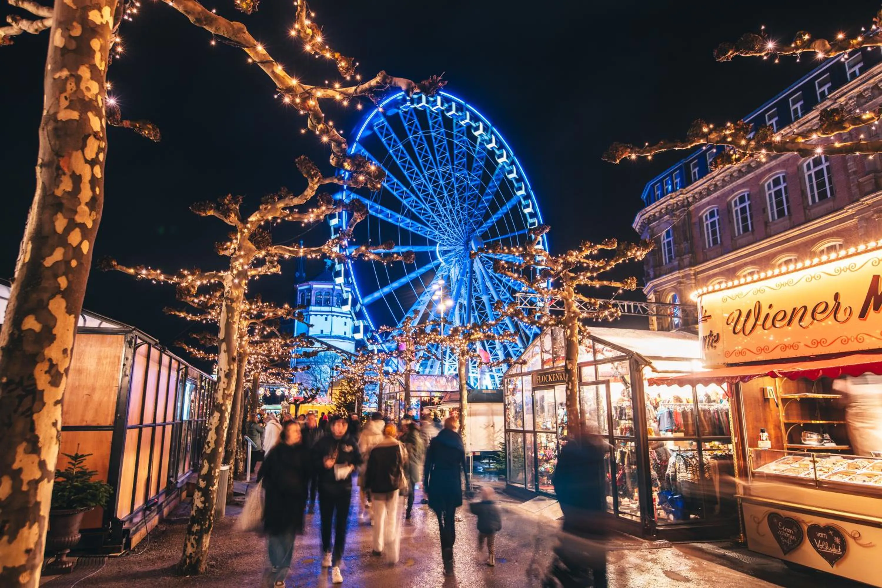 Shopping Area in Crowne Plaza Düsseldorf - Neuss by IHG