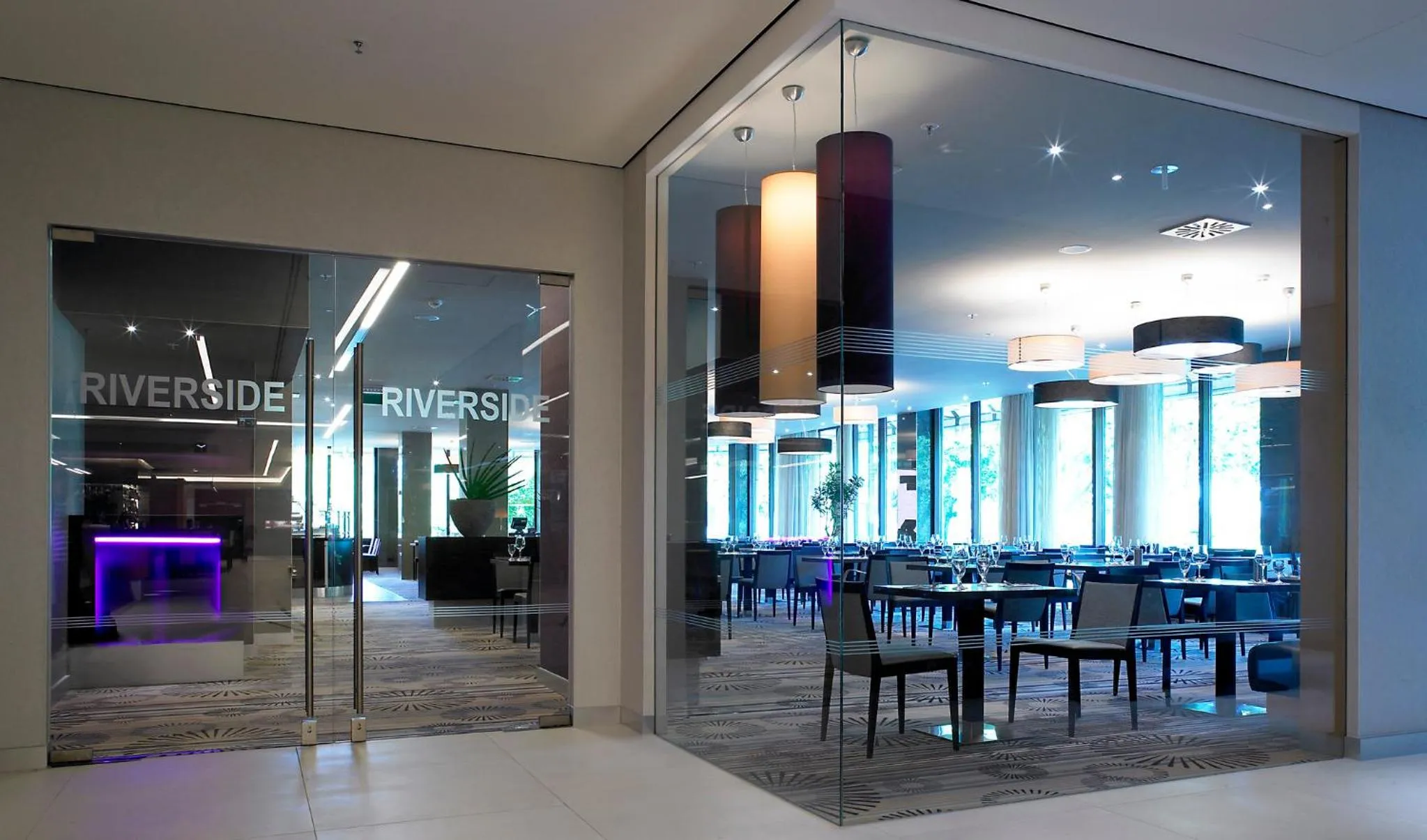 Restaurant/places to eat in Crowne Plaza Düsseldorf - Neuss by IHG