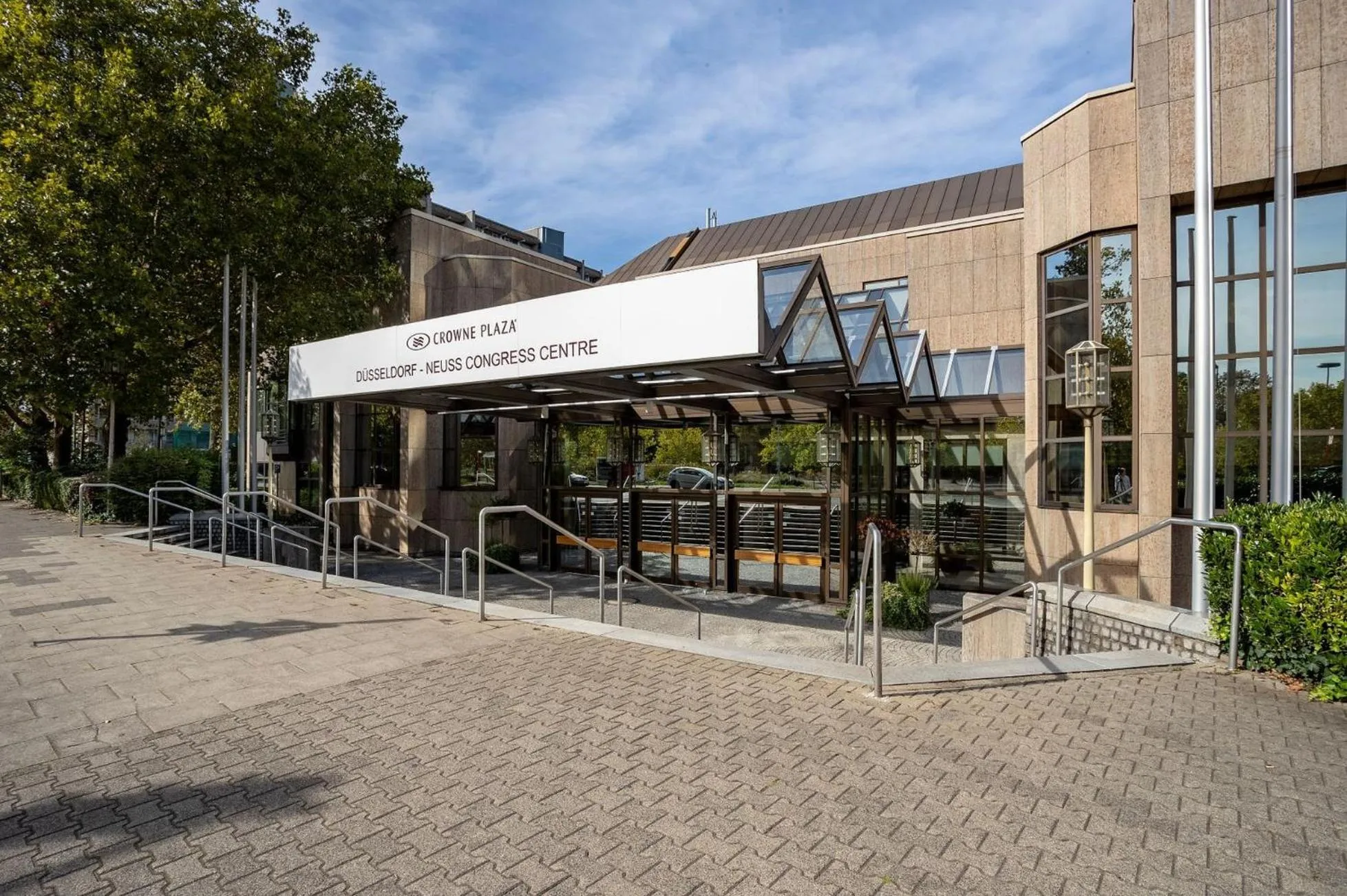 Property building in Crowne Plaza Düsseldorf - Neuss by IHG
