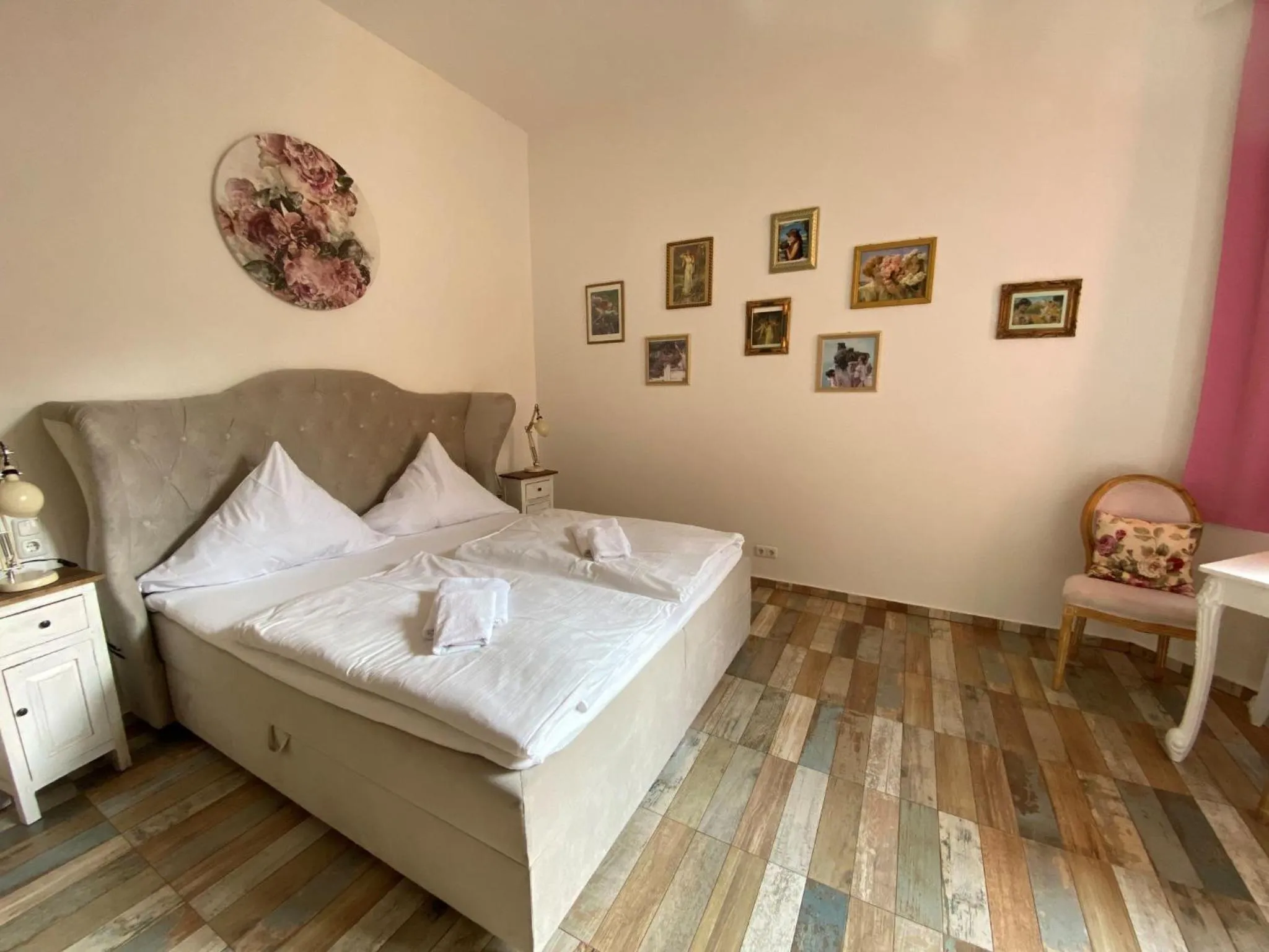 Bedroom, Bed in Avalon Bed & Breakfast Themen/- Nichtraucherhotel