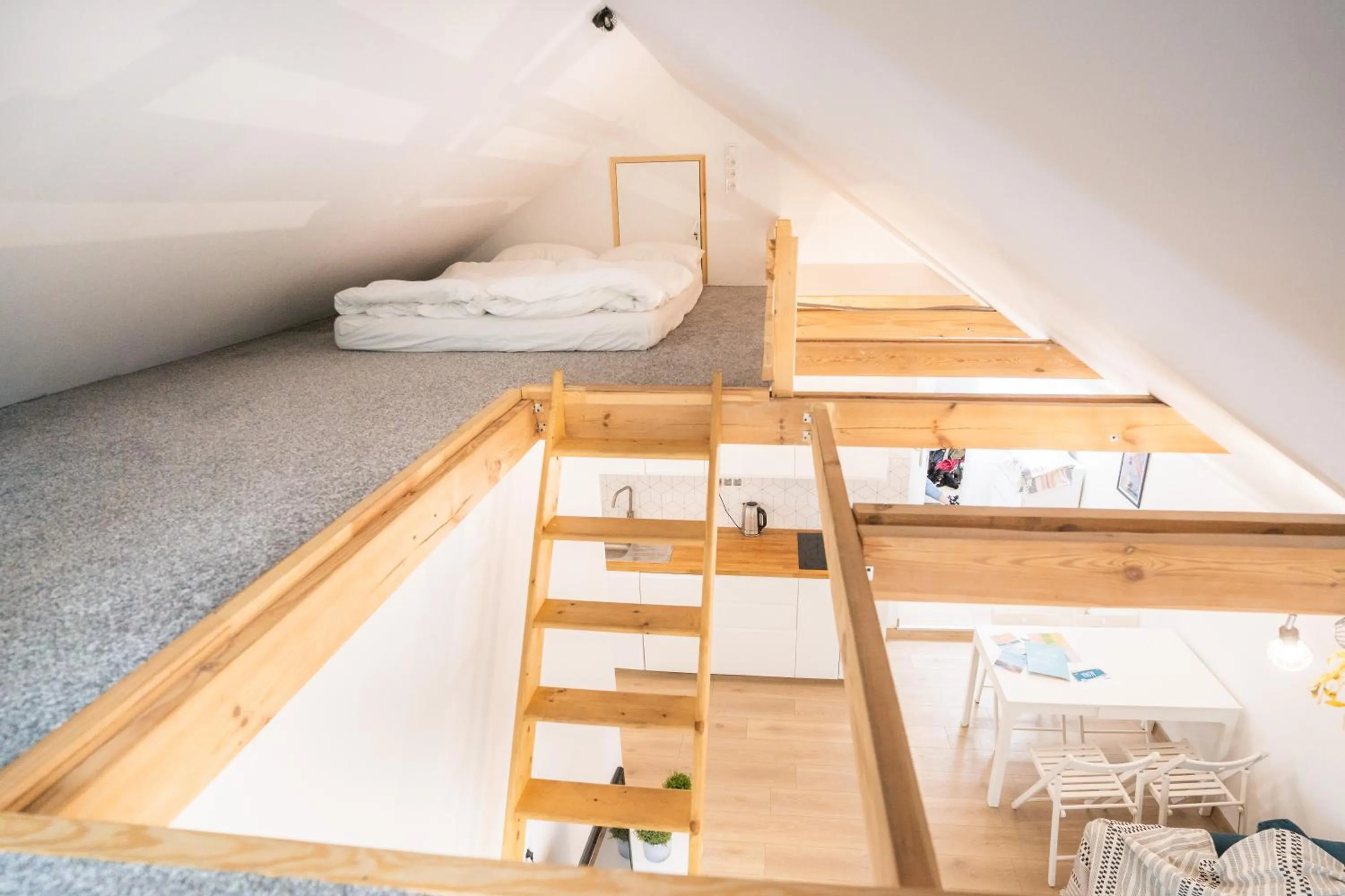 Bed in Pod Cyprysami - surf & family resort