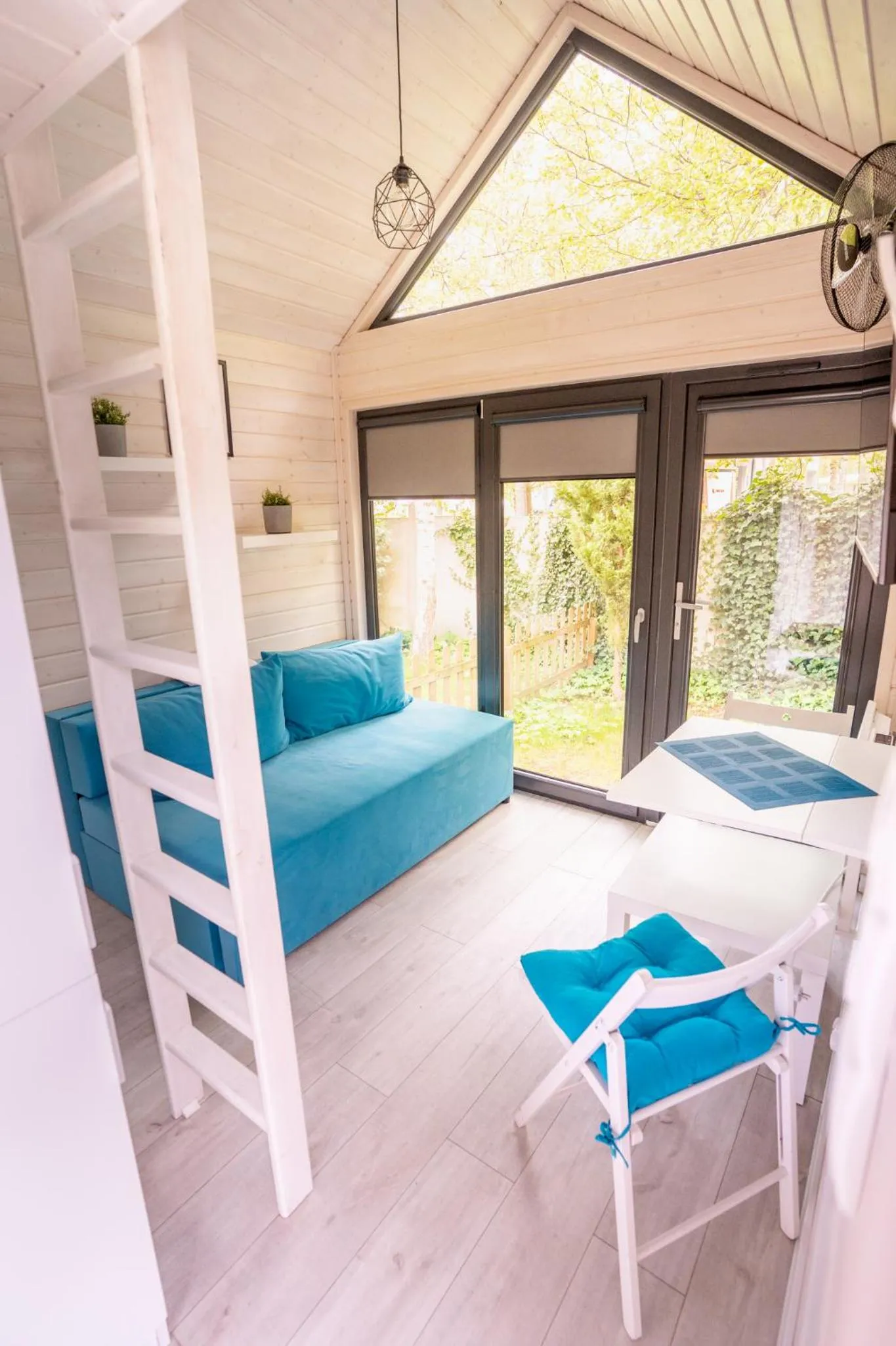 Bed in Pod Cyprysami - surf & family resort