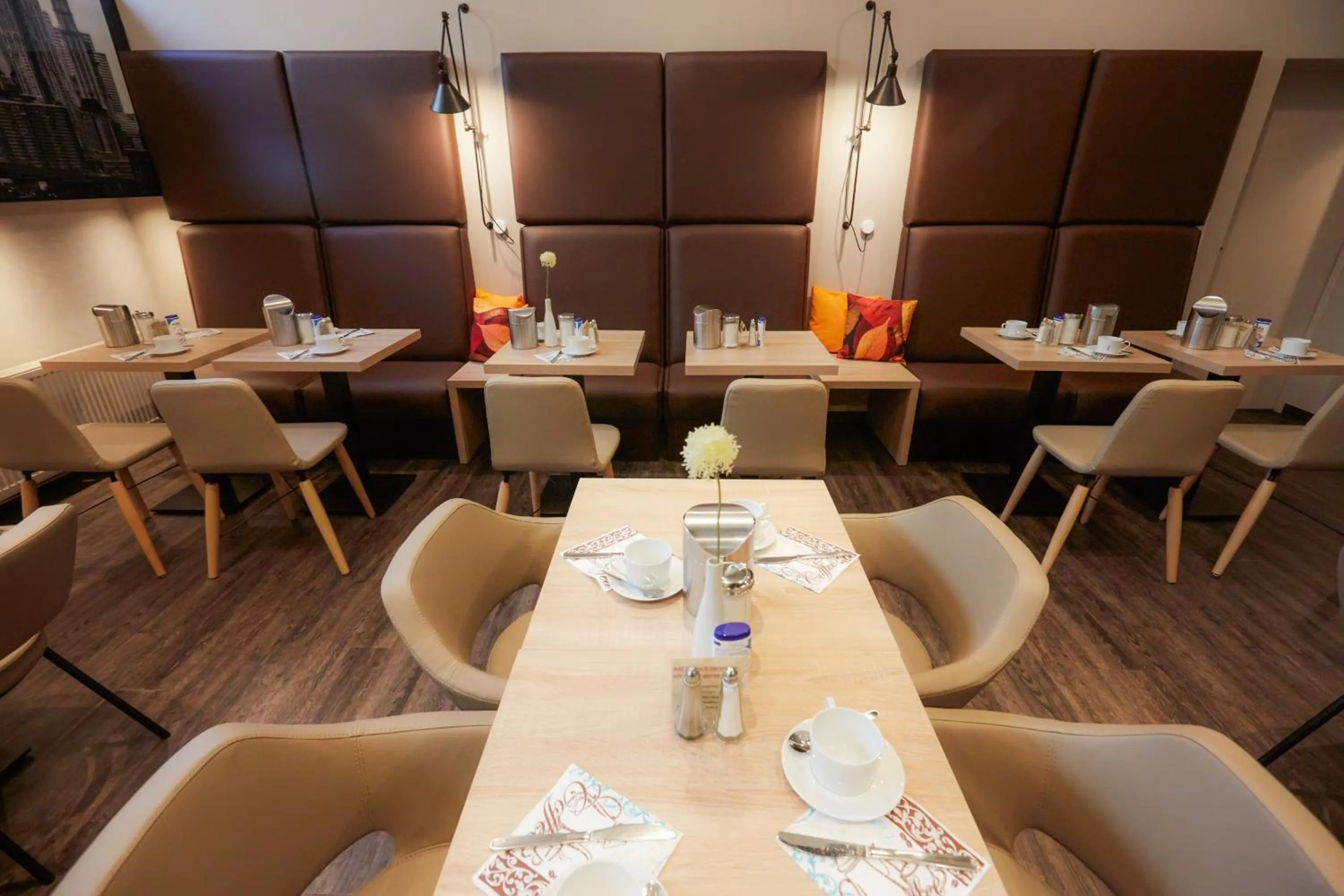 Food and drinks in Manhattan Hotel