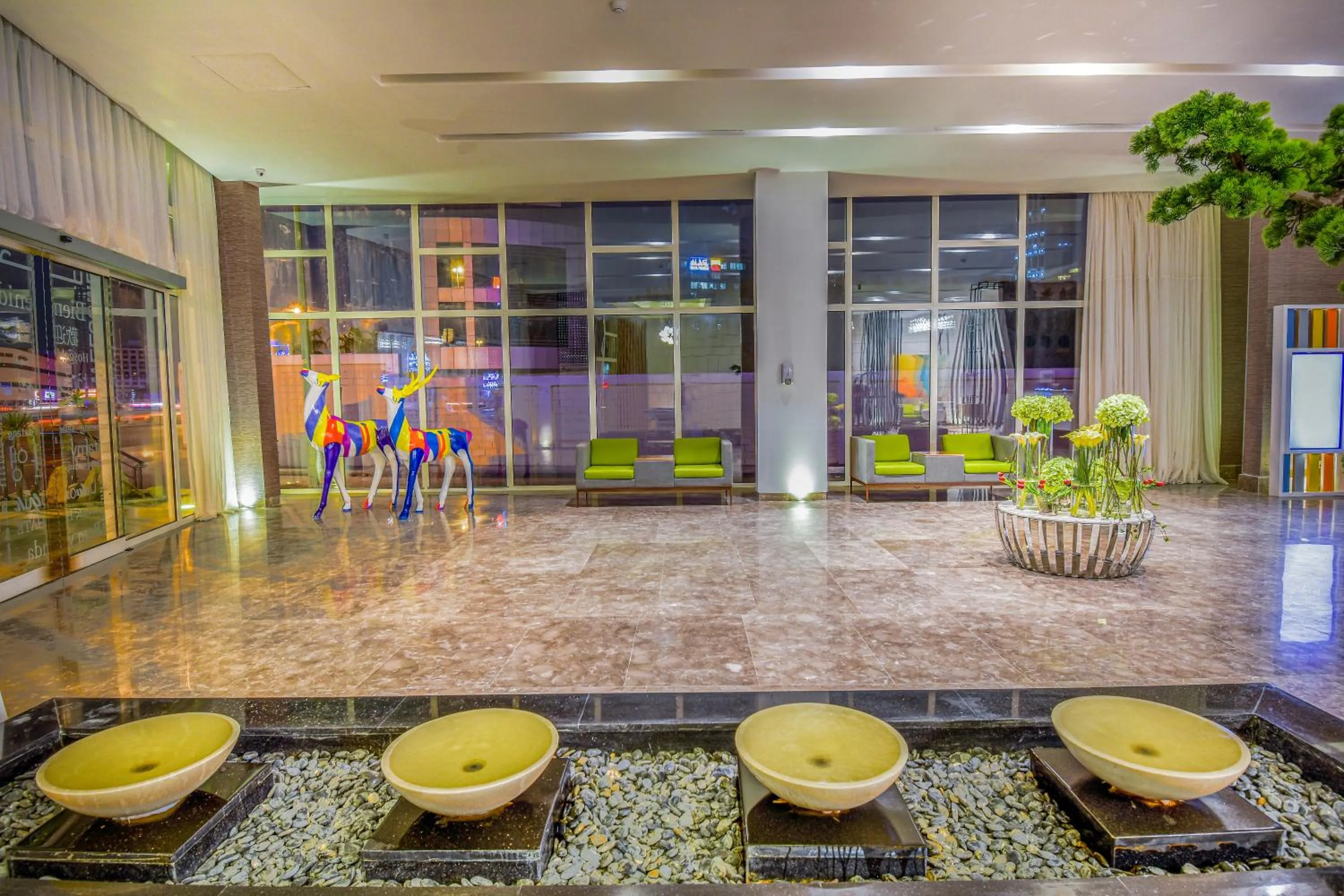 Lounge or bar in Ewaa Express Hotel - Khurais