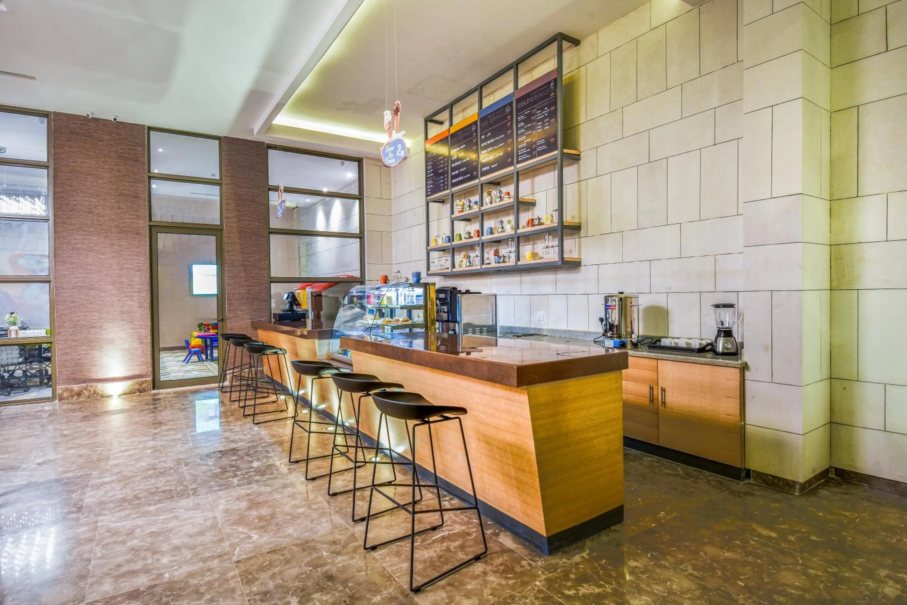 Restaurant/places to eat in Ewaa Express Hotel - Khurais