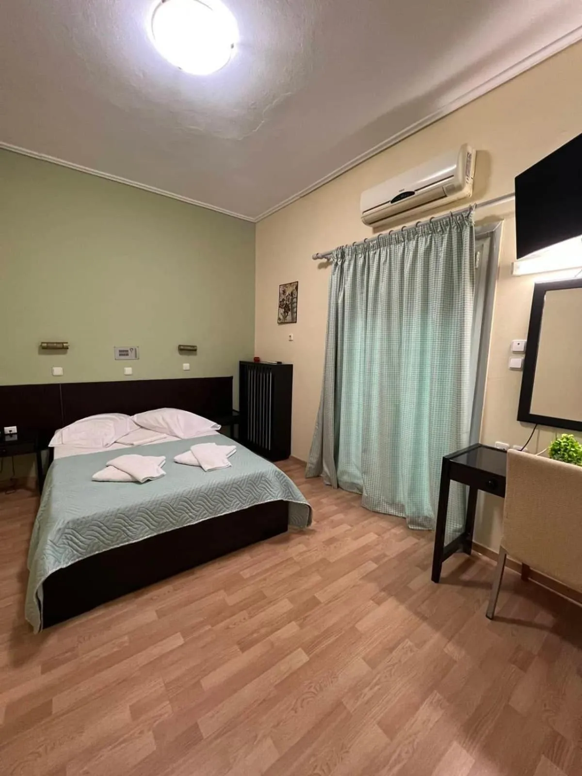 Bedroom, Bed in Hotel Korinthos