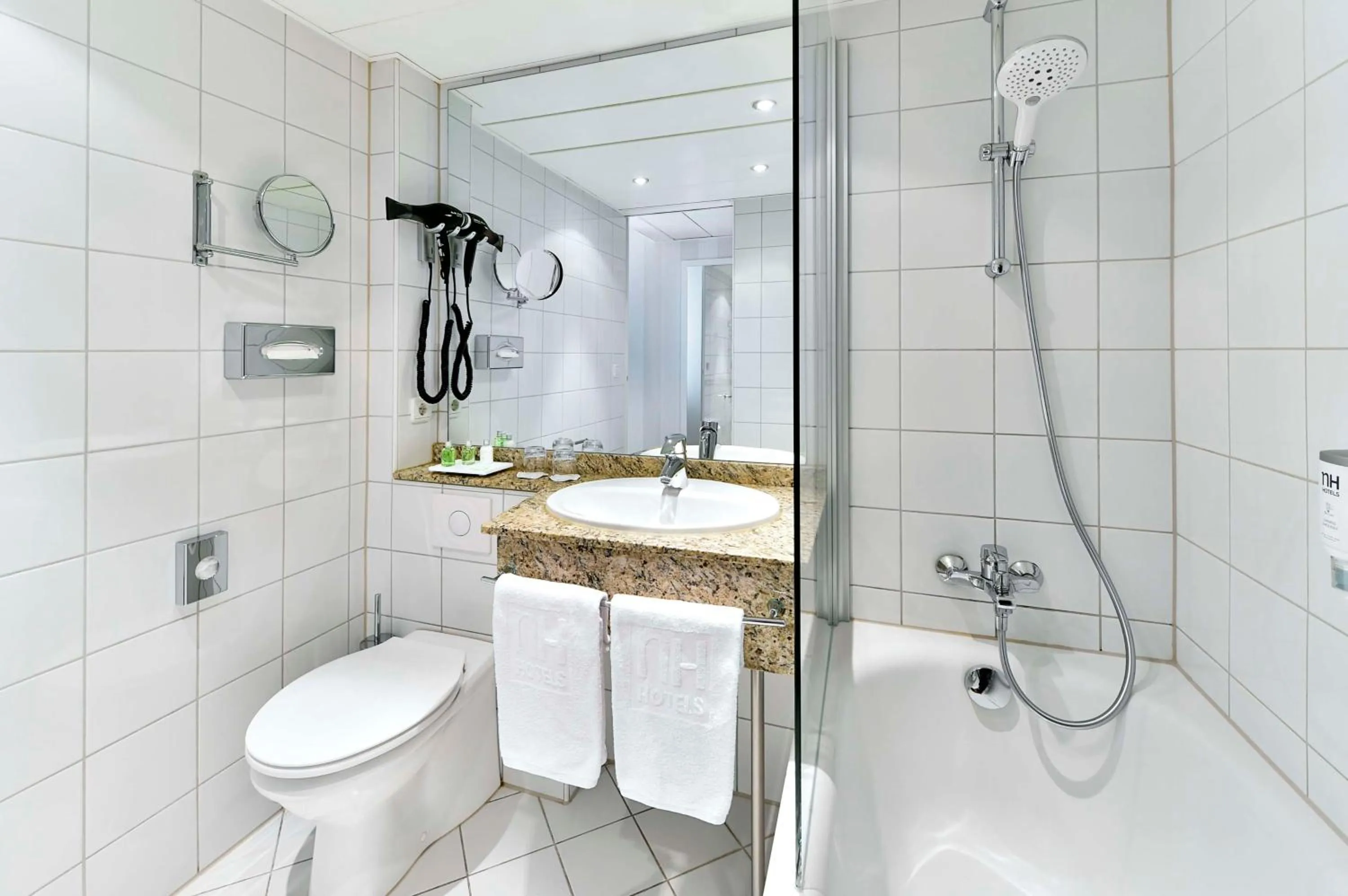 Bathroom in NH Erlangen