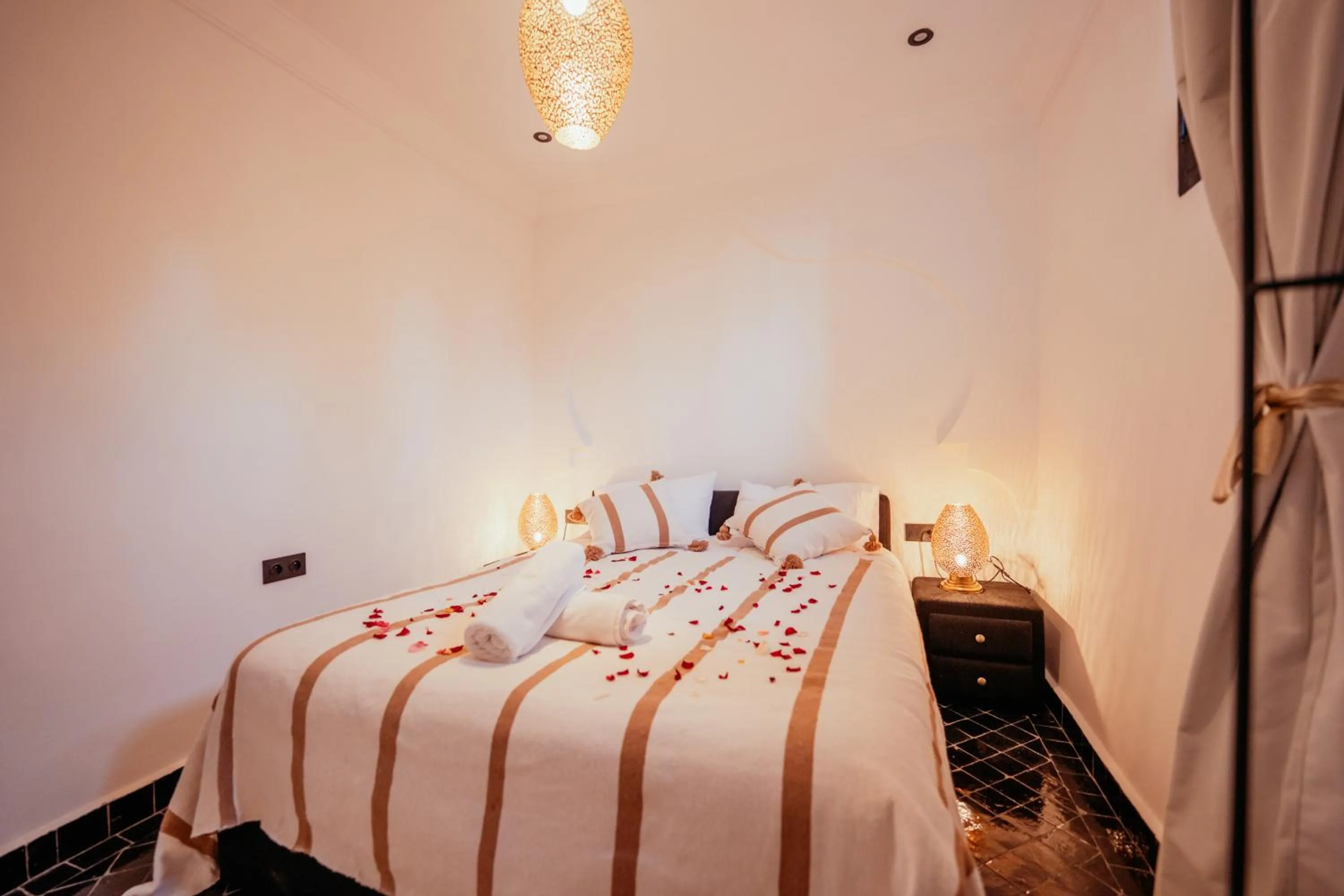 bunk bed, Bed in Riad Agdal Royal & Spa