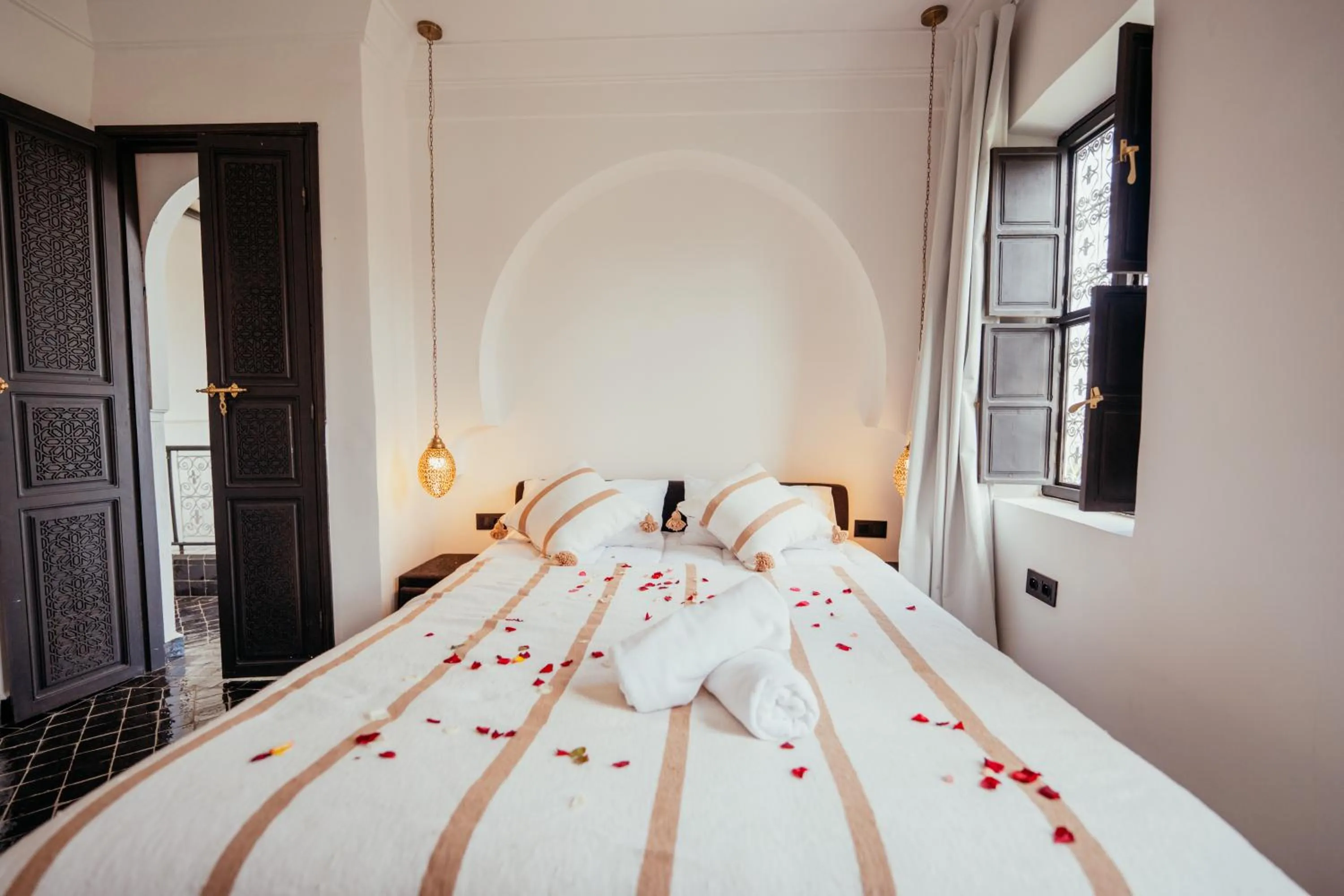 Bed in Riad Agdal Royal & Spa