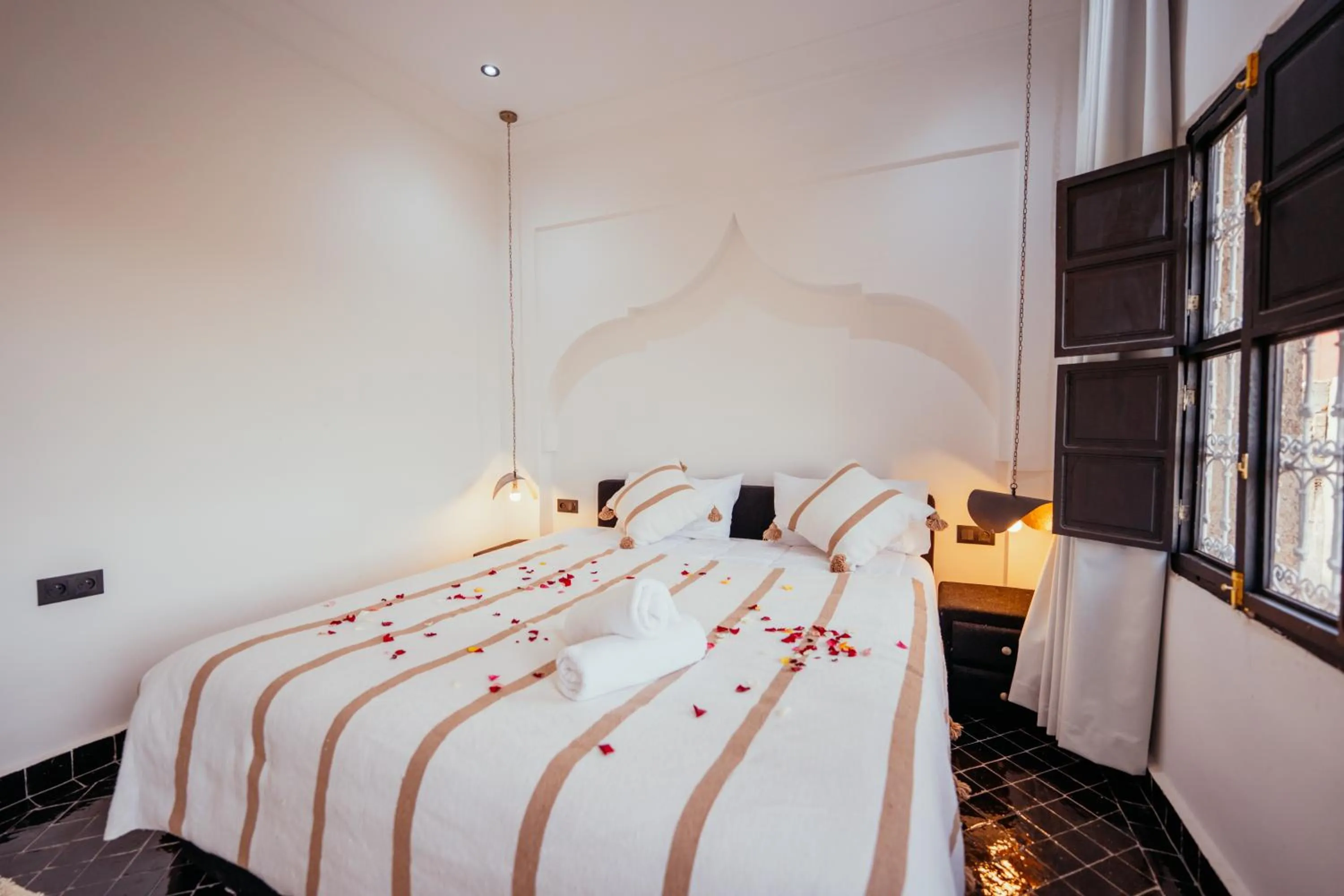 Bed in Riad Agdal Royal & Spa