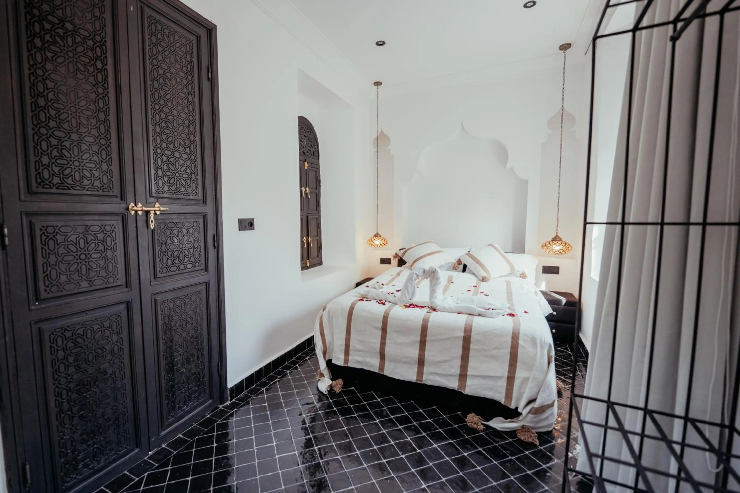 Bedroom, Bed in Riad Agdal Royal & Spa