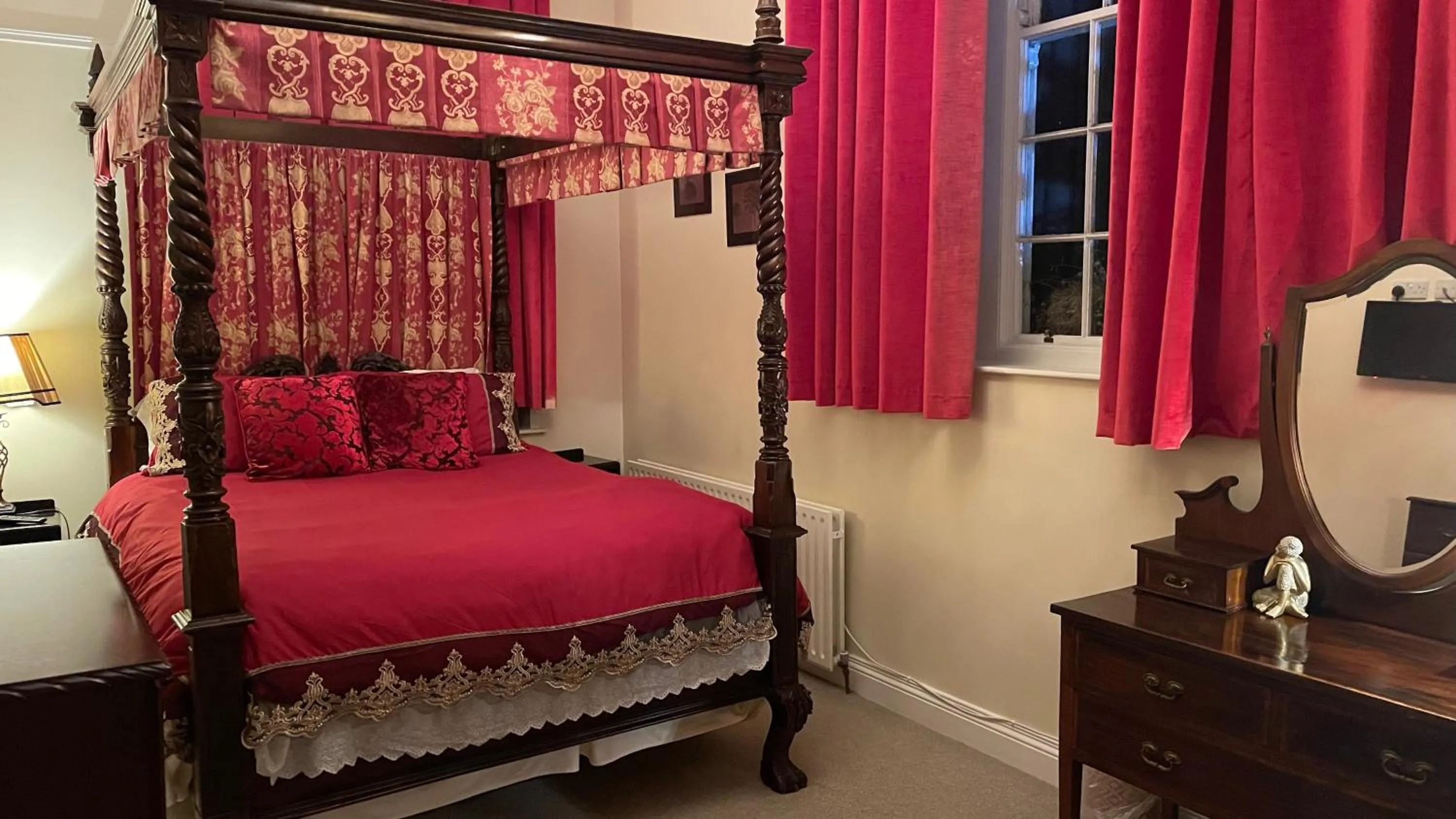 Bed in Inch Schoolhouse - Event Residence