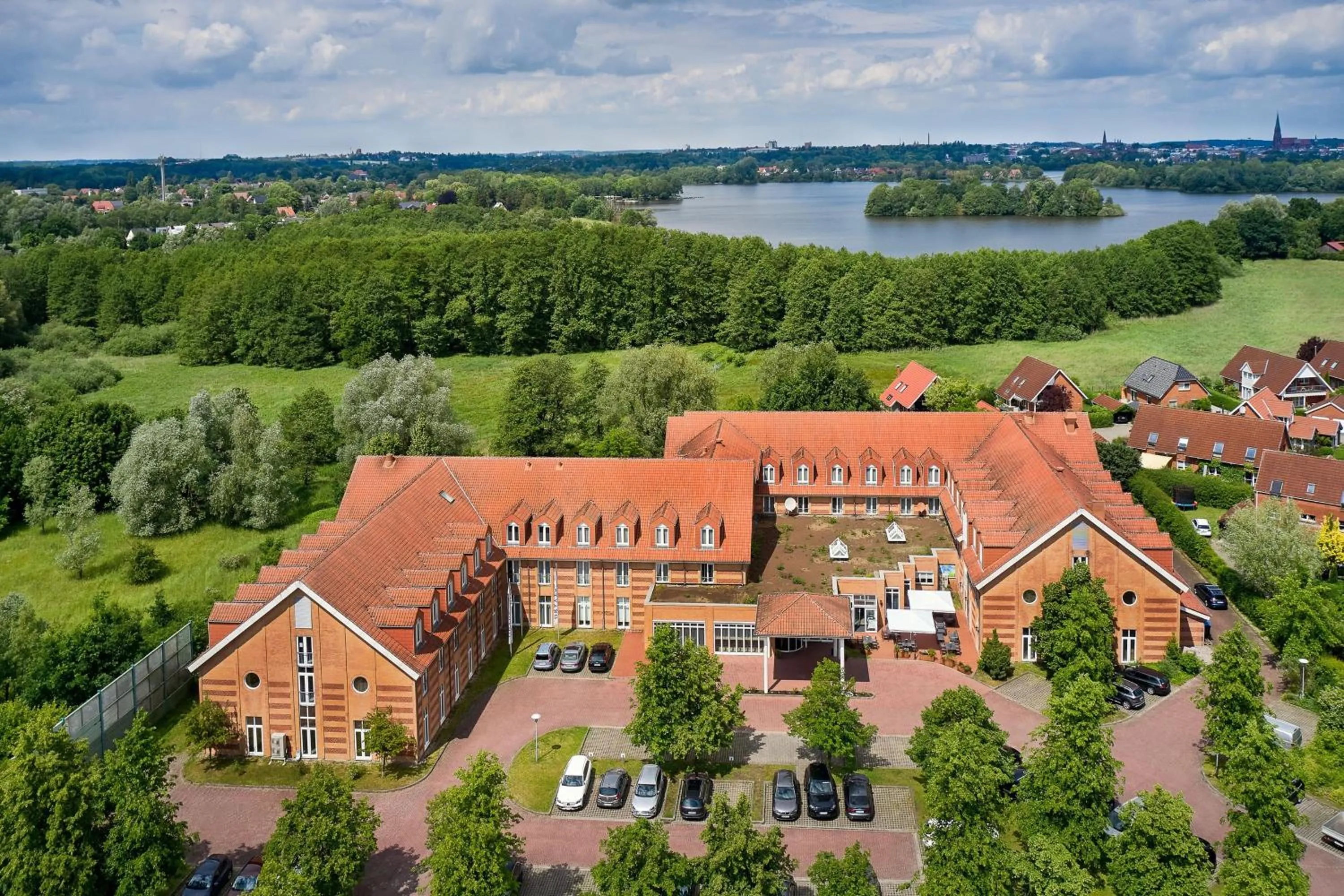 Property building in Hotel Schwerin Seven Lakes