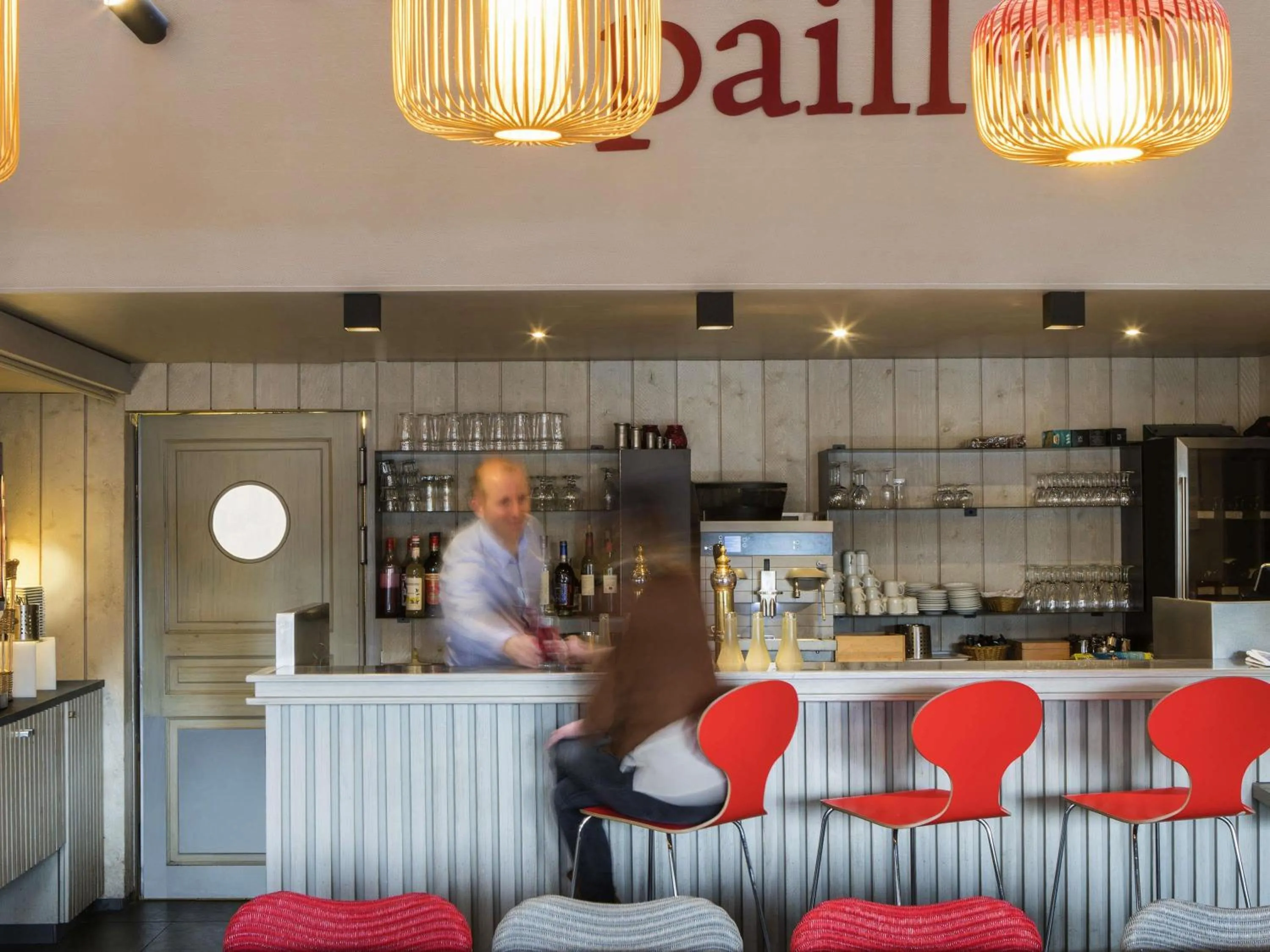 Lounge or bar in ibis Reims Tinqueux