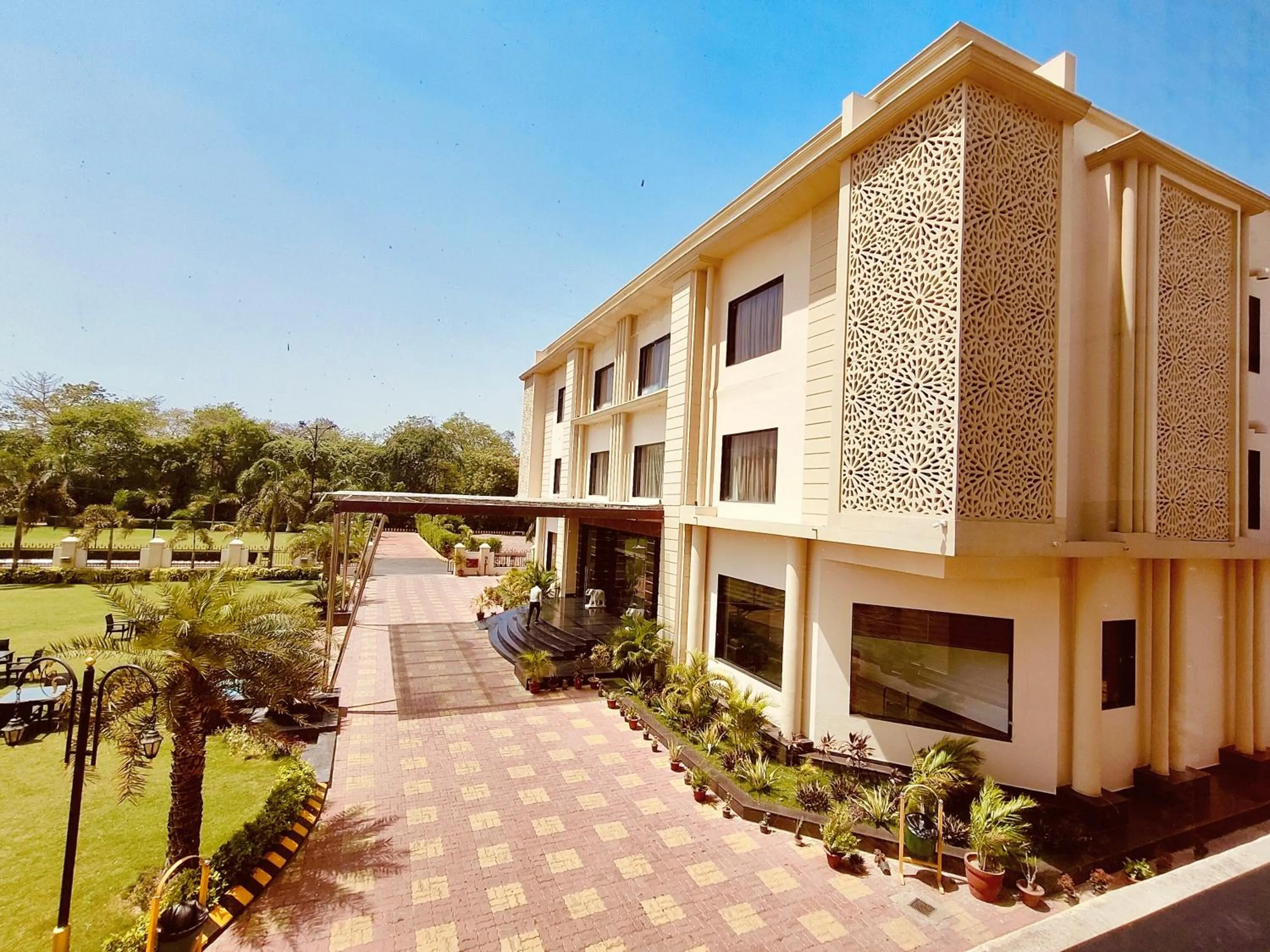 Mayur Hotel & Resort