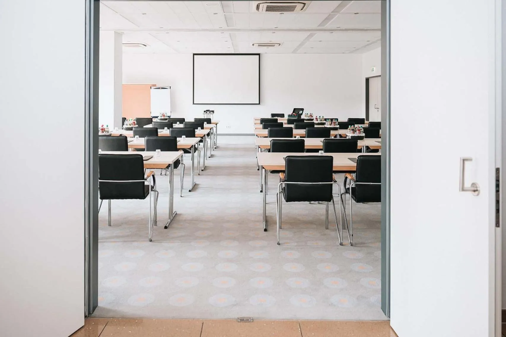 Meeting/conference room in Feringapark Hotel by Coffee Fellows Hotels