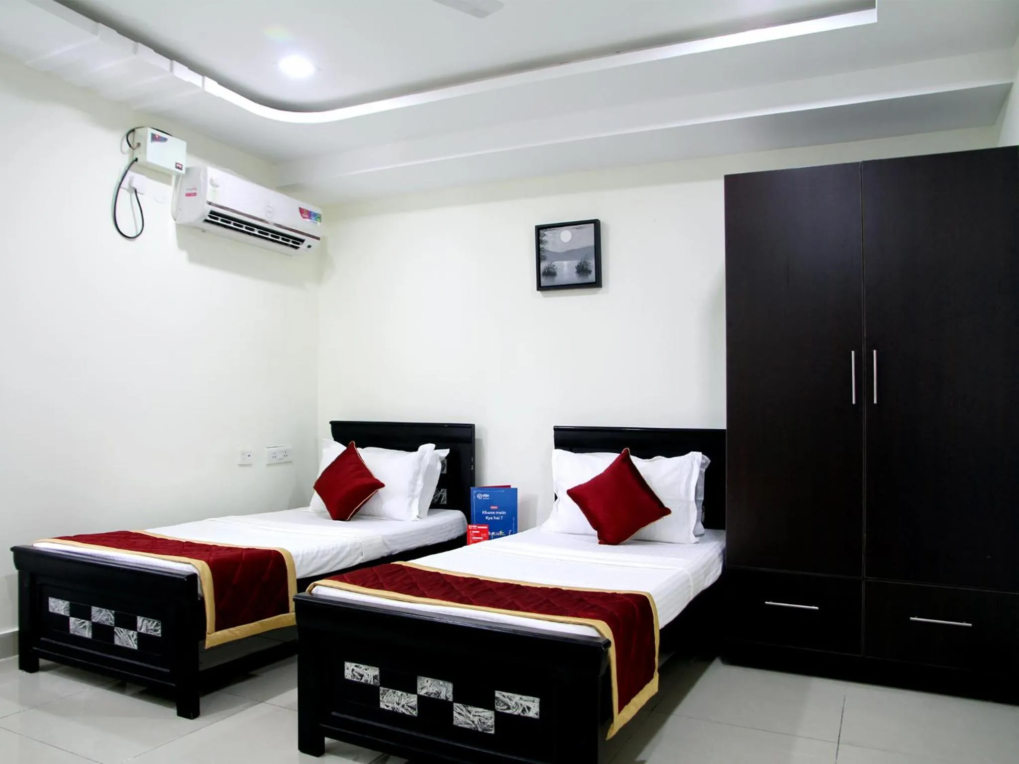 Bed in Hotel Siri Inn