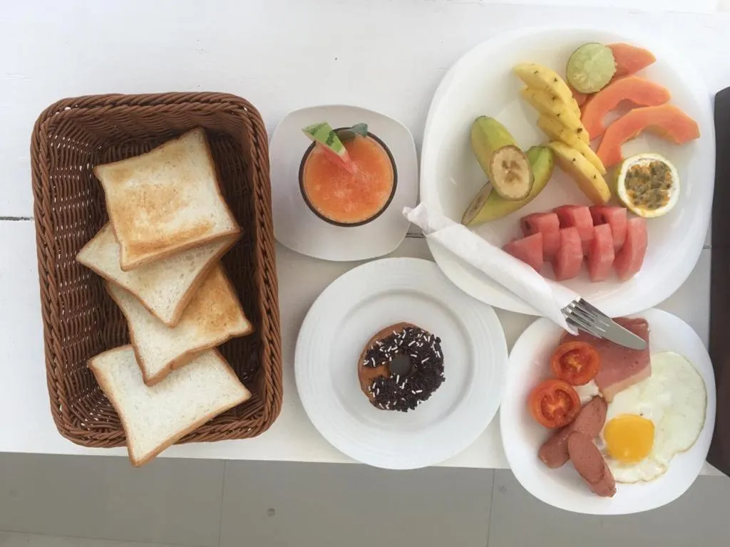 Food and drinks in One World Mirissa